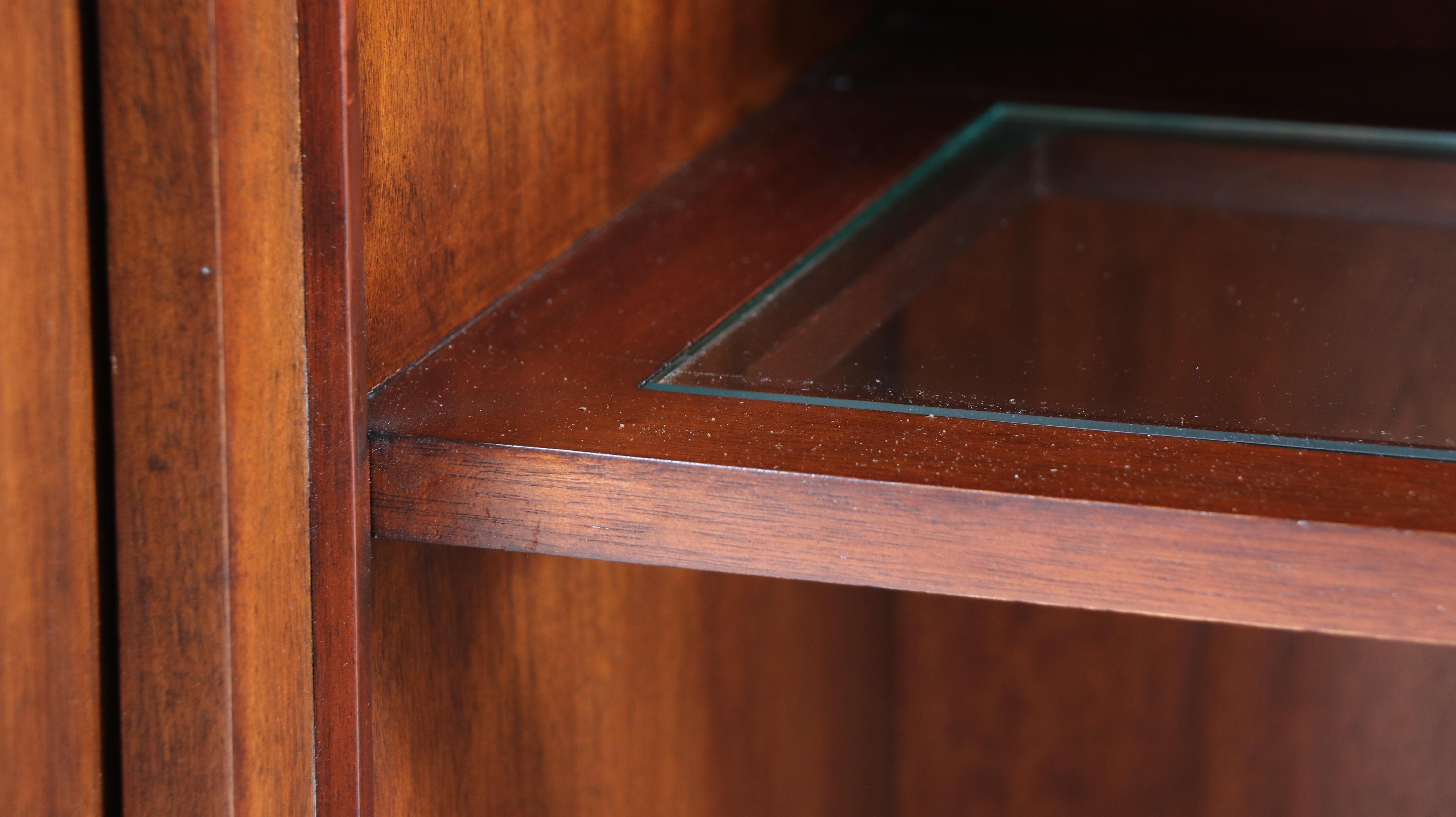 Henredon "Flemming" Mahogany Finish Illuminated China Cabinet
