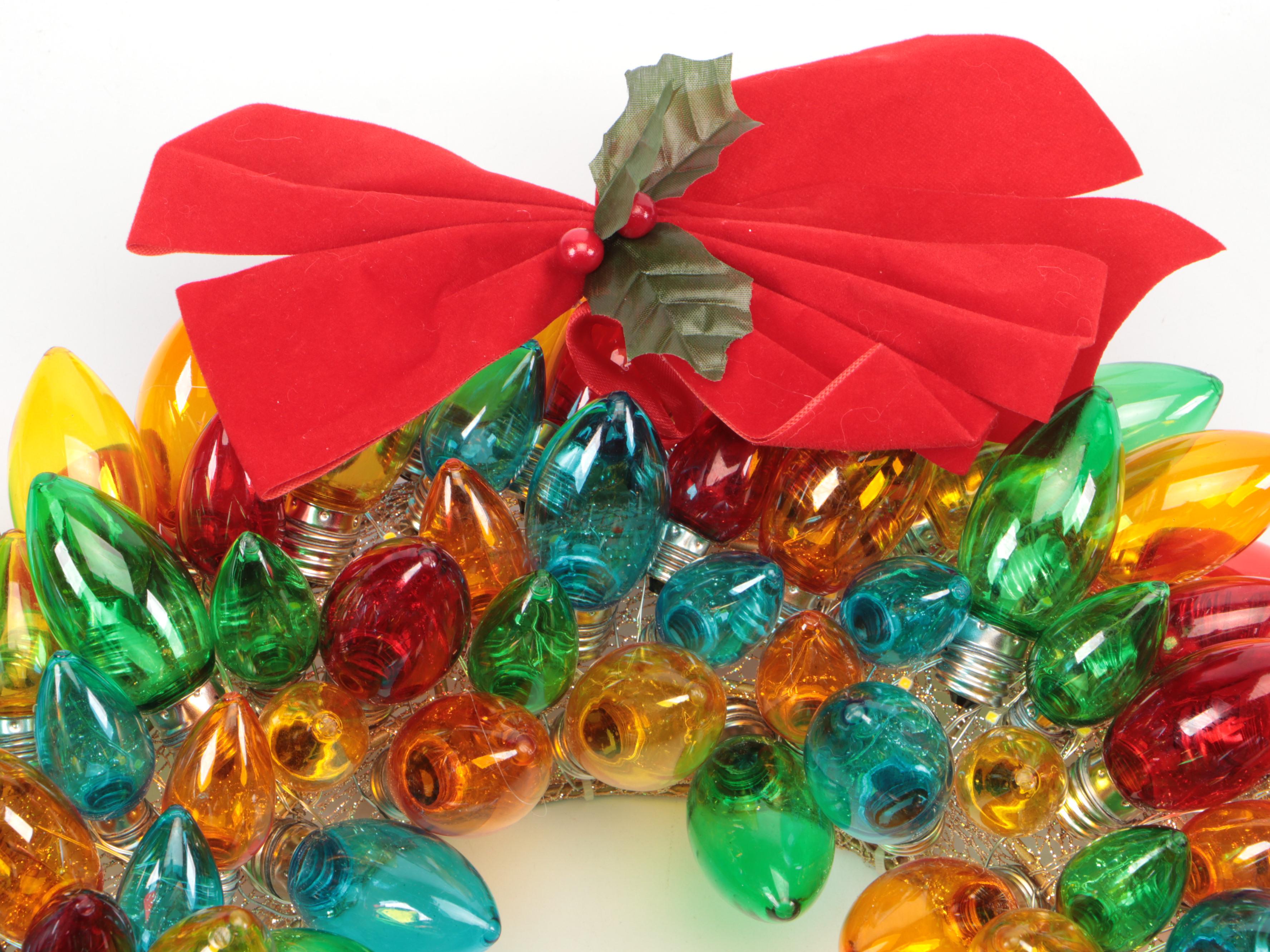 Mr. Christmas Nostalgic Christmas Bulb Illuminated Wreath