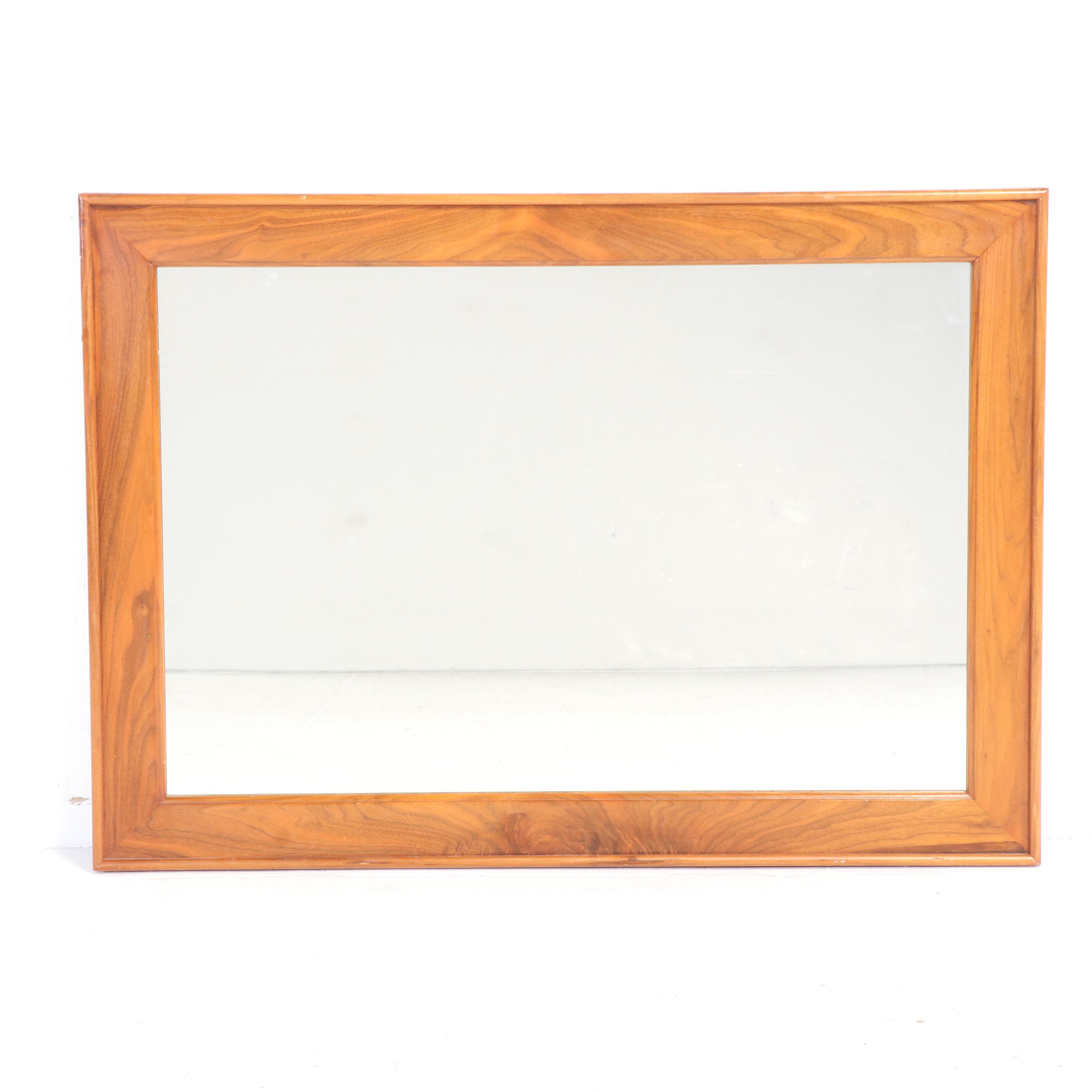 Federal Style Walnut Six-Drawer Dresser, Mid to Late 20th Century