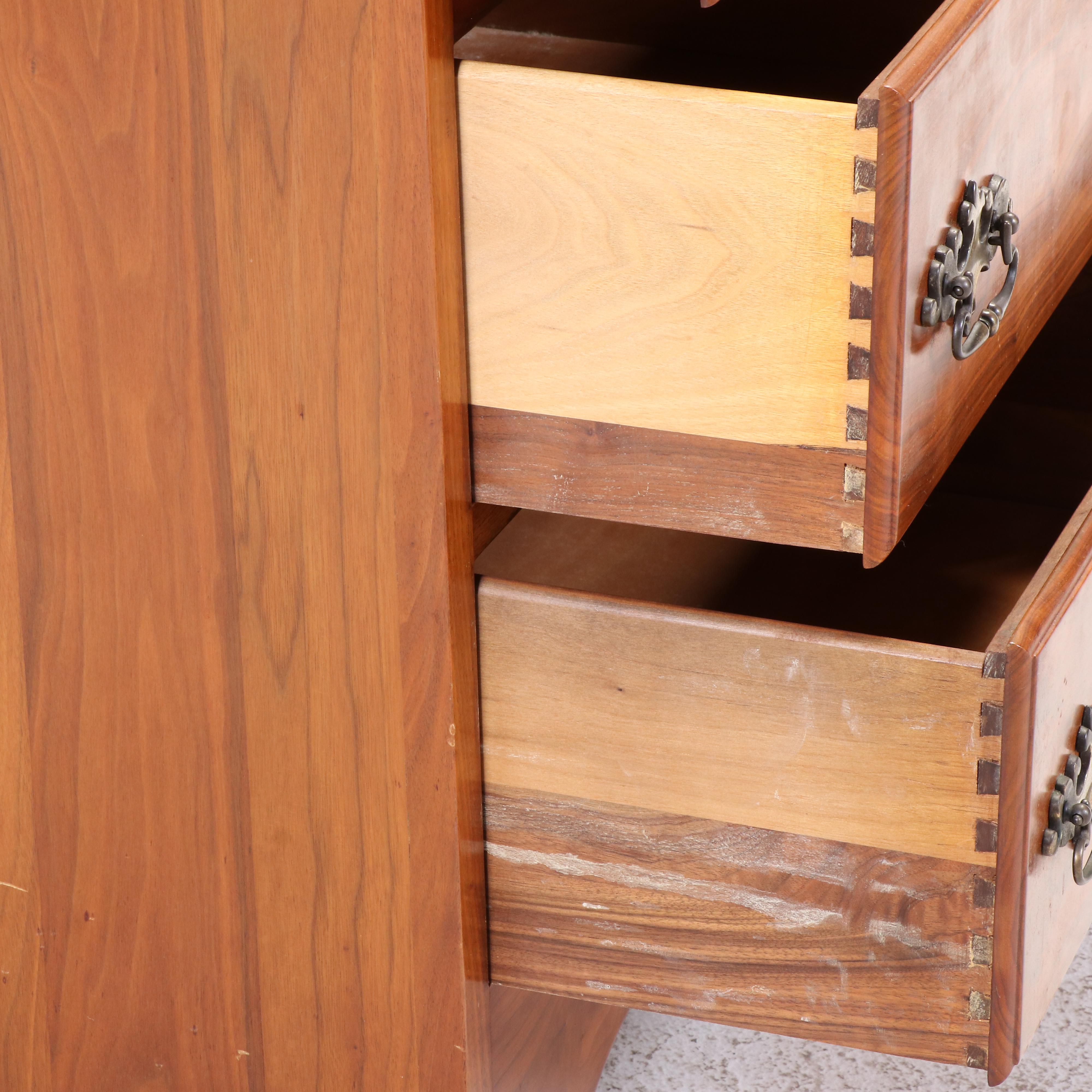 Federal Style Walnut Six-Drawer Dresser, Mid to Late 20th Century