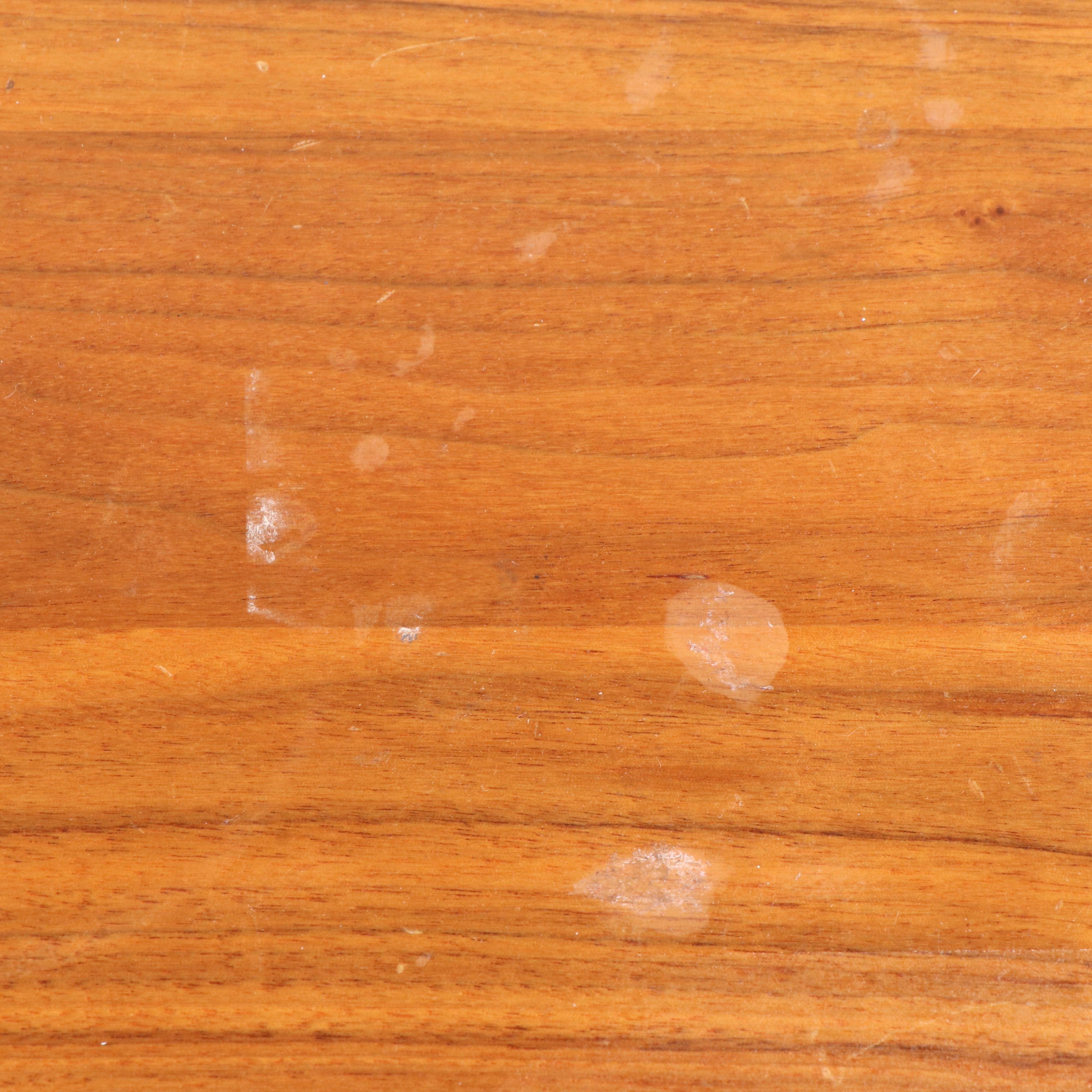 Federal Style Walnut Six-Drawer Dresser, Mid to Late 20th Century