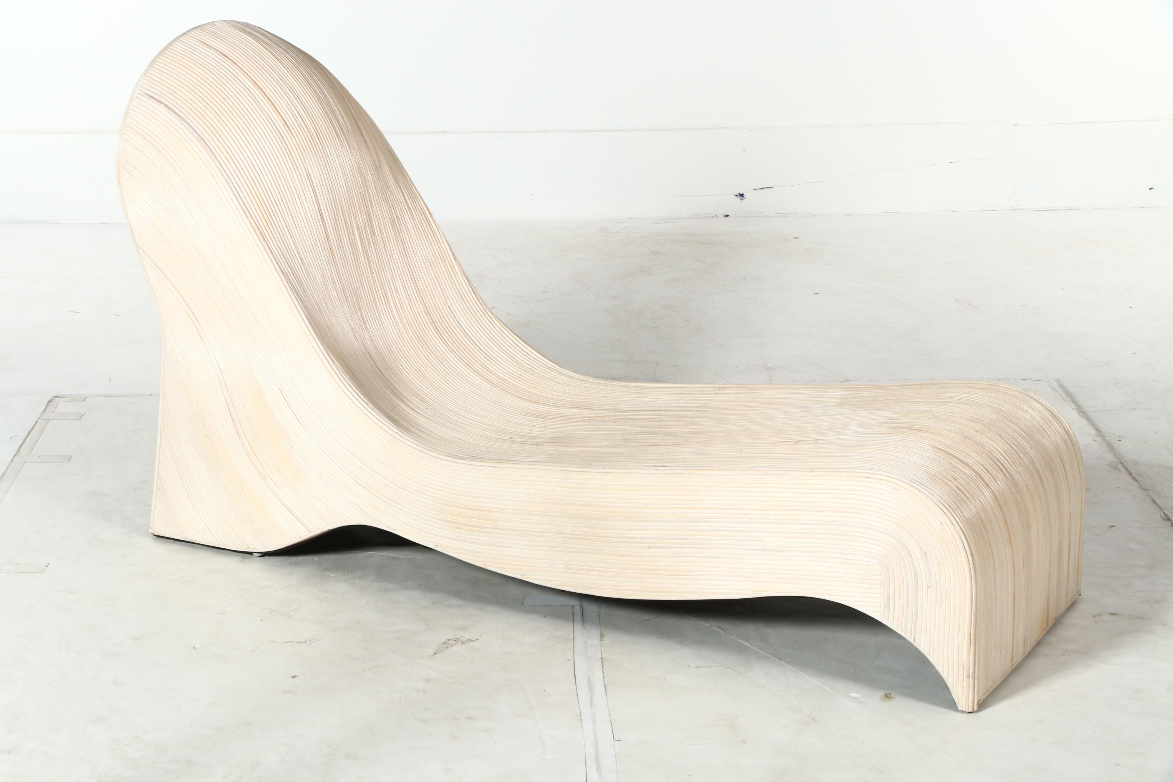Modern Sculptural Split Reed Chaise Longue, Manner of Betty Cobonpue