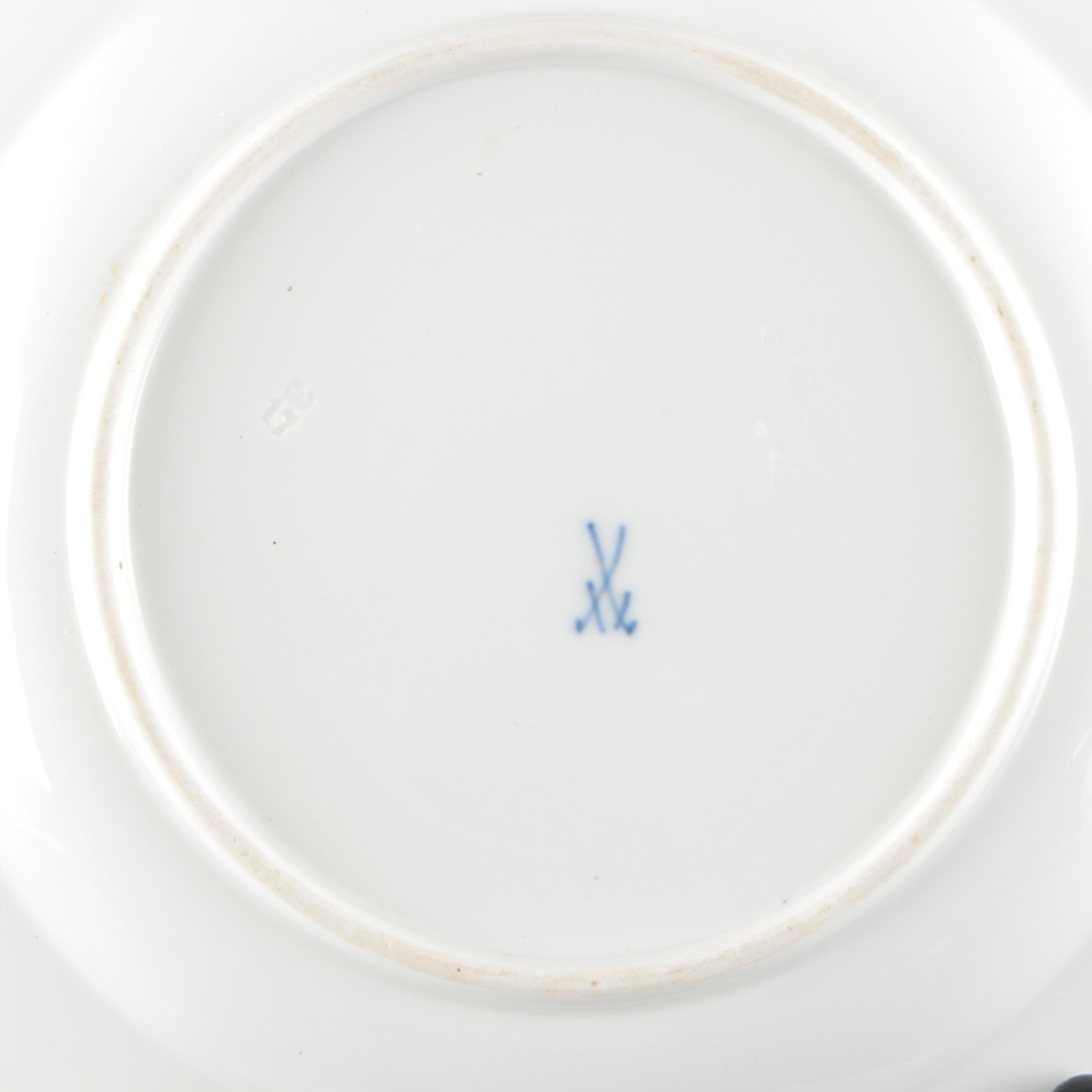 Meissen Hand-Painted Floral Pattern Porcelain Plate Set