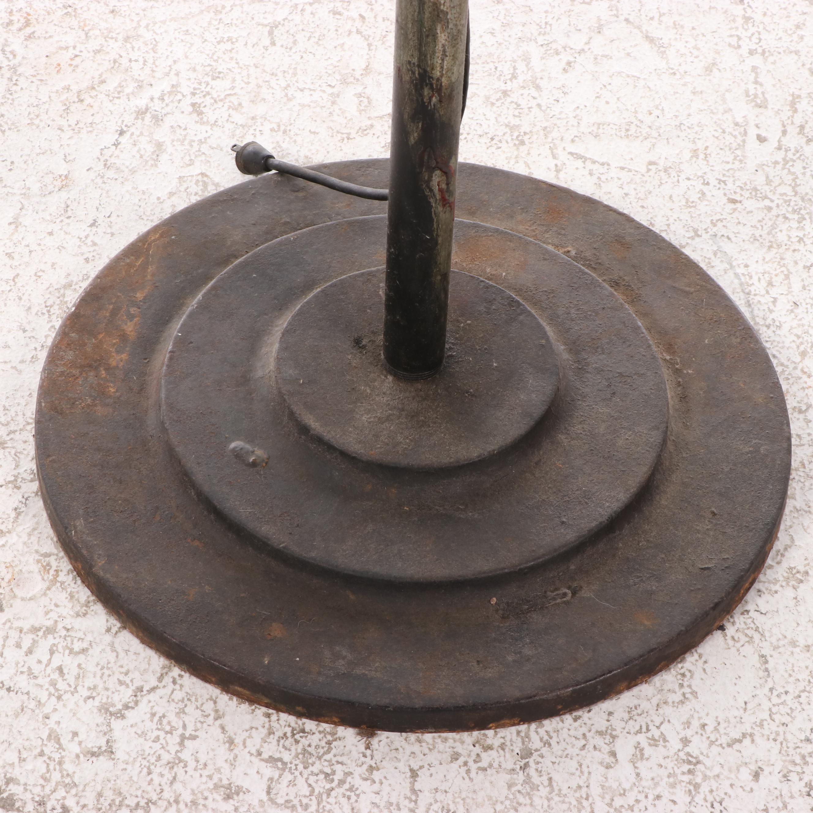 Tall General Electric Art Deco Floor Fan, Mid-20th Century