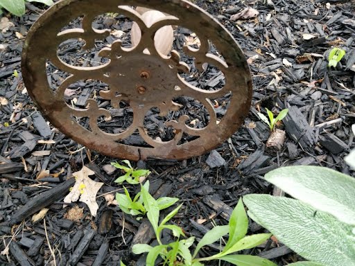 Cast Iron Leaf-Shaped Bird Bath