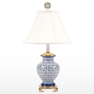 Blue and White Porcelain Vase Style Table Lamp