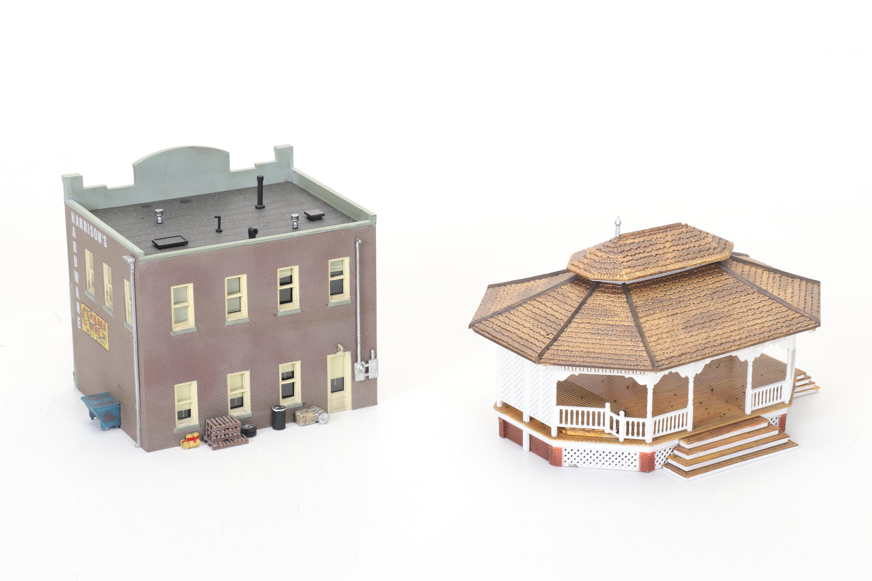 Five Woodland Scenics HO Scale Plastic Buildings with the Municipal Building