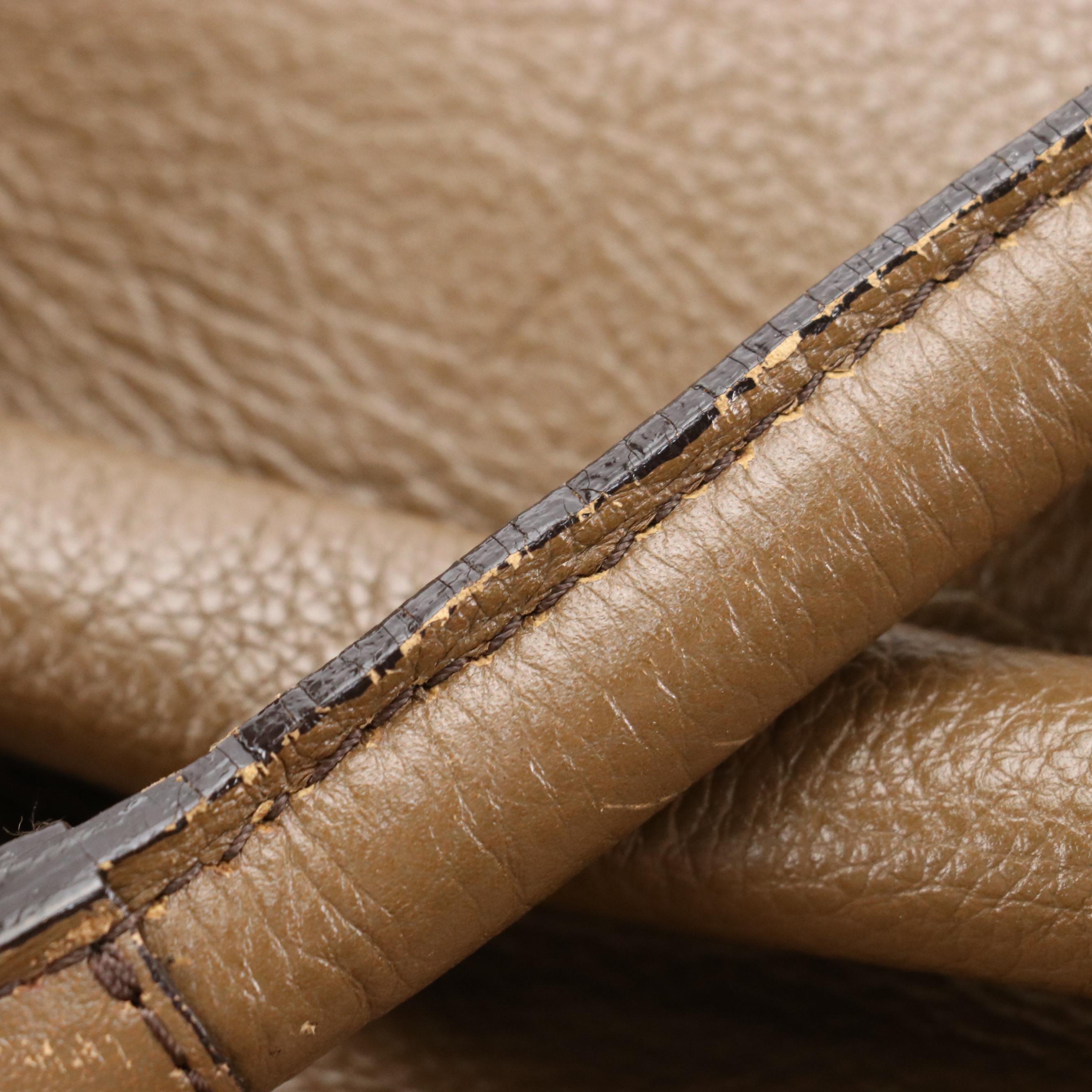 Burberry Shoulder Bag in Leather with Patent Leather Trim