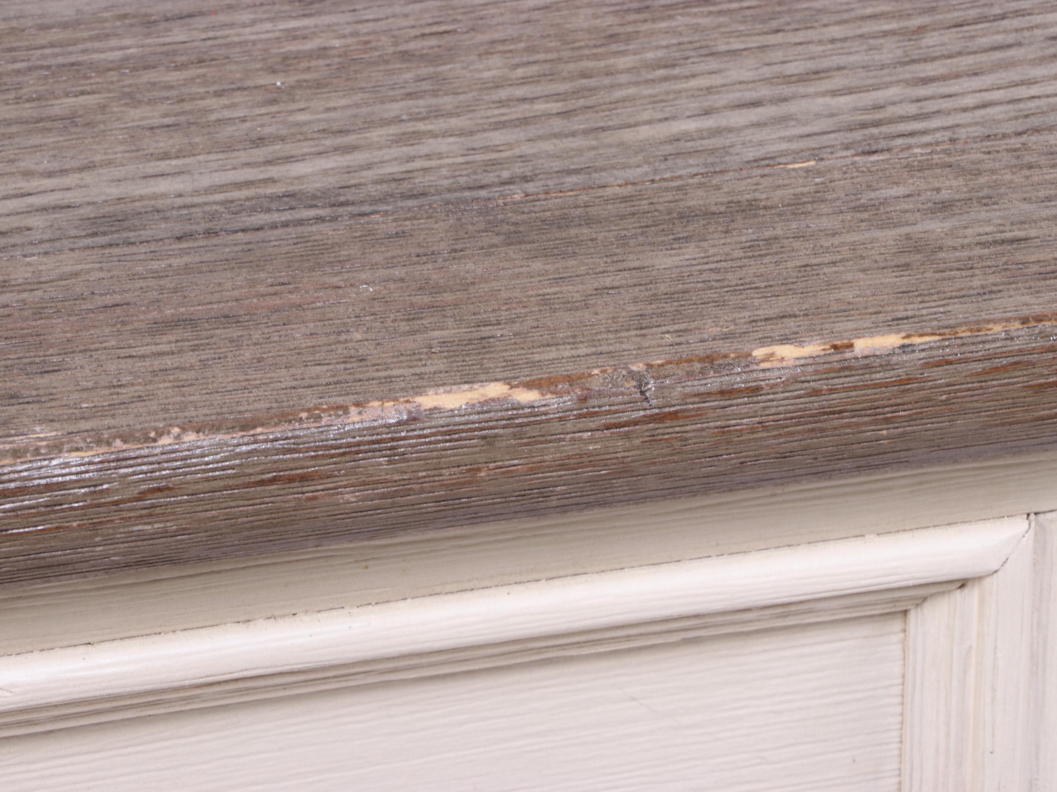 Ashley Furniture "Bolanburg" Farmhouse Style Lift-Top Coffee Table