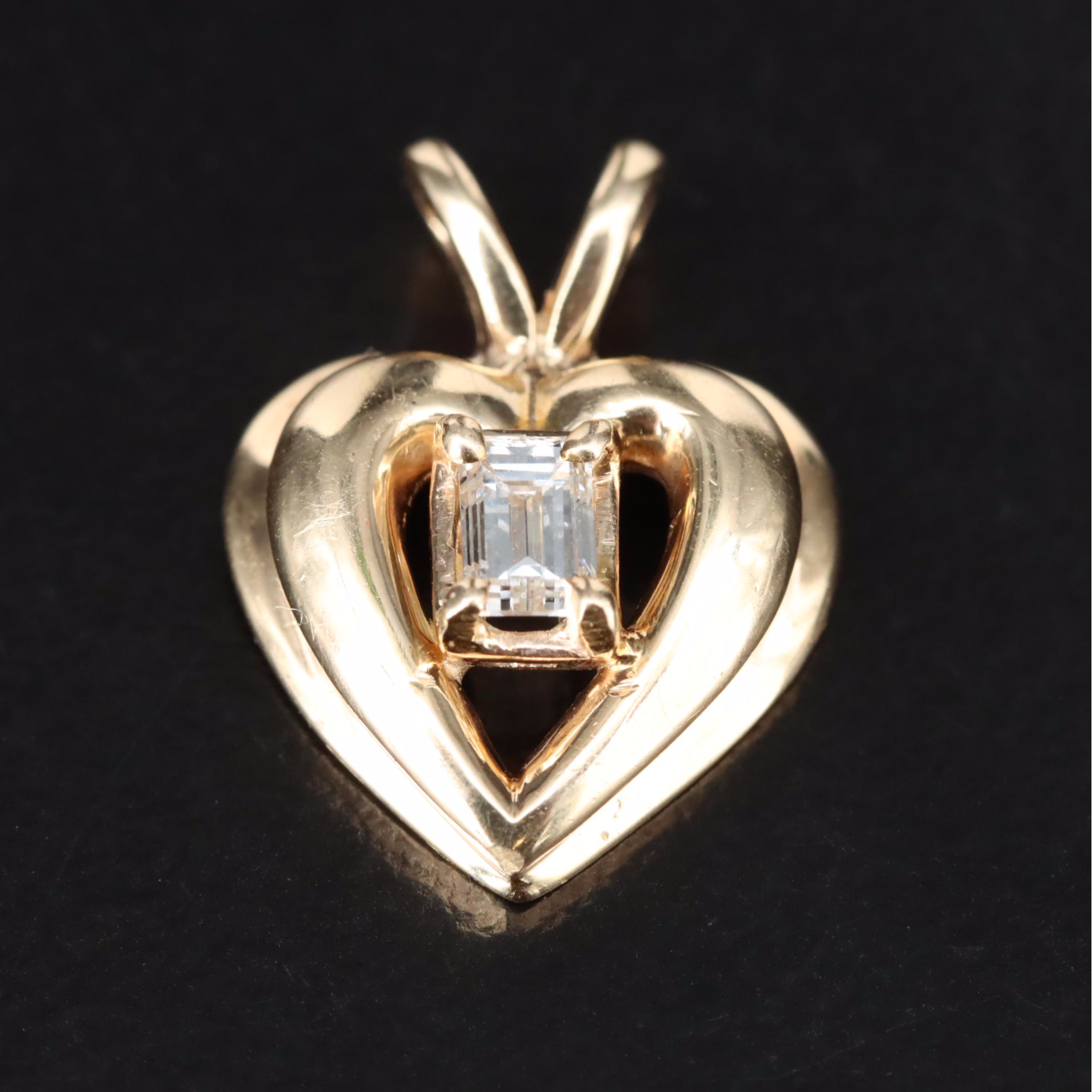 14K 0.22 CT Diamond Solitaire Heart Pendant