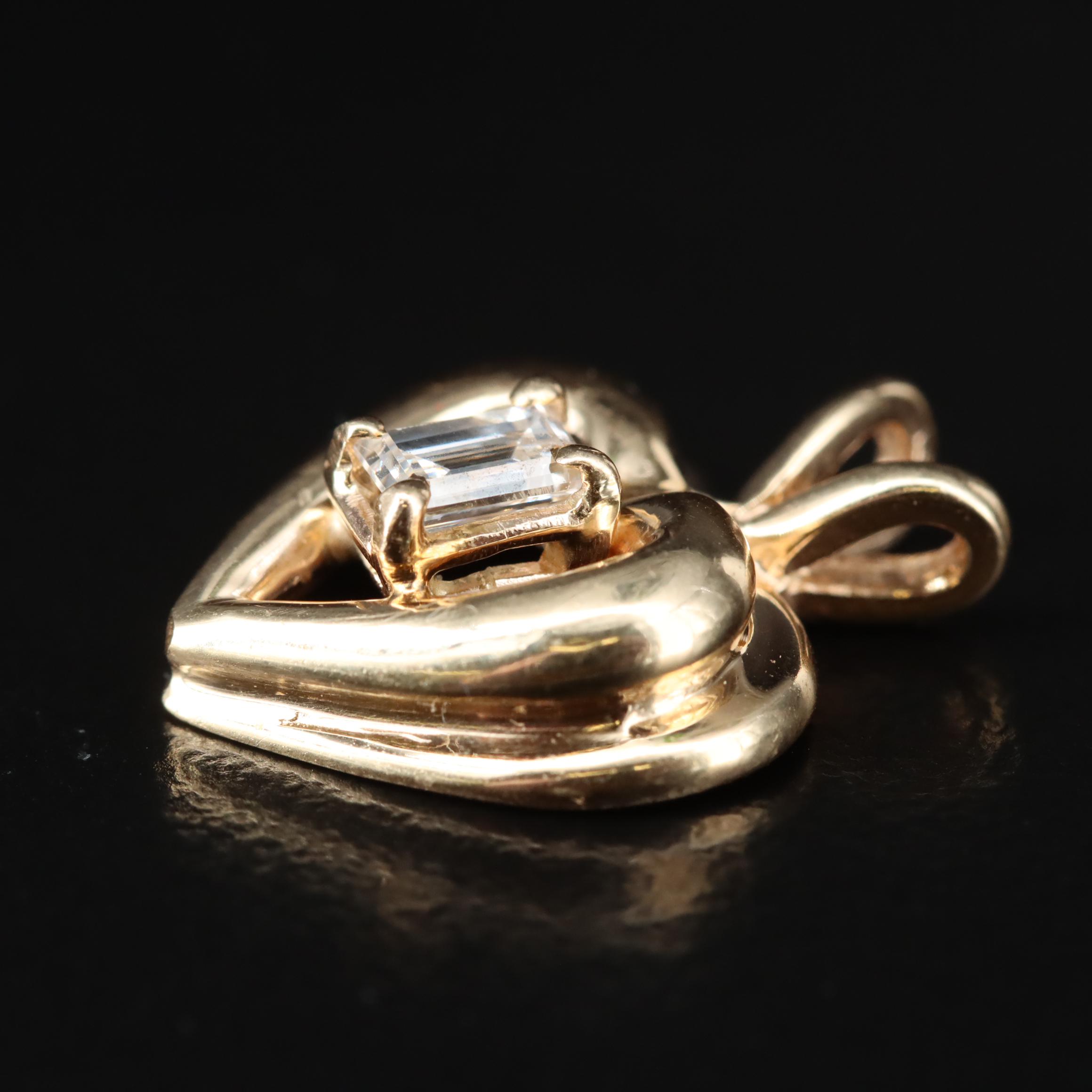 14K 0.22 CT Diamond Solitaire Heart Pendant