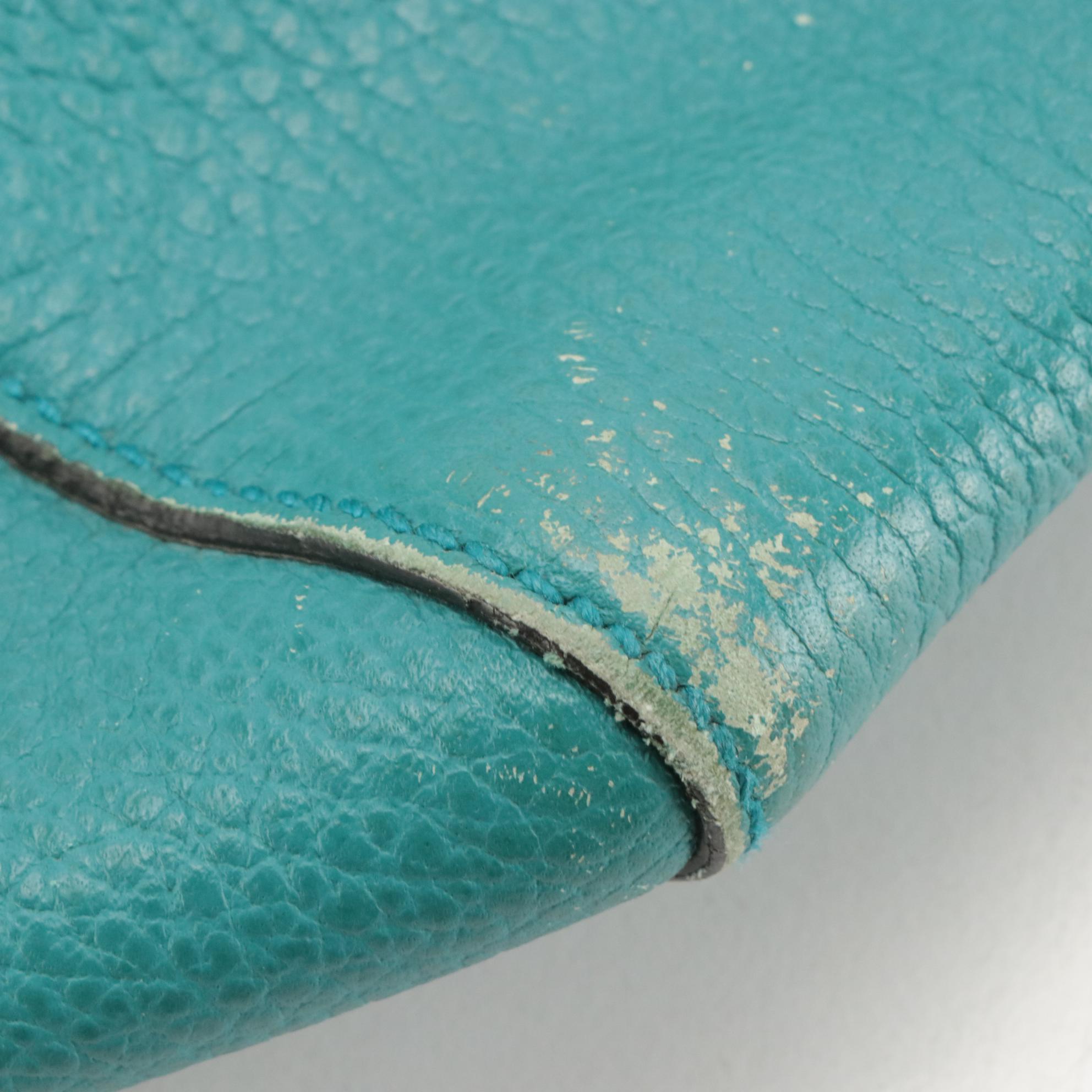 Gucci Swing Shoulder Tote in Teal Grained Leather