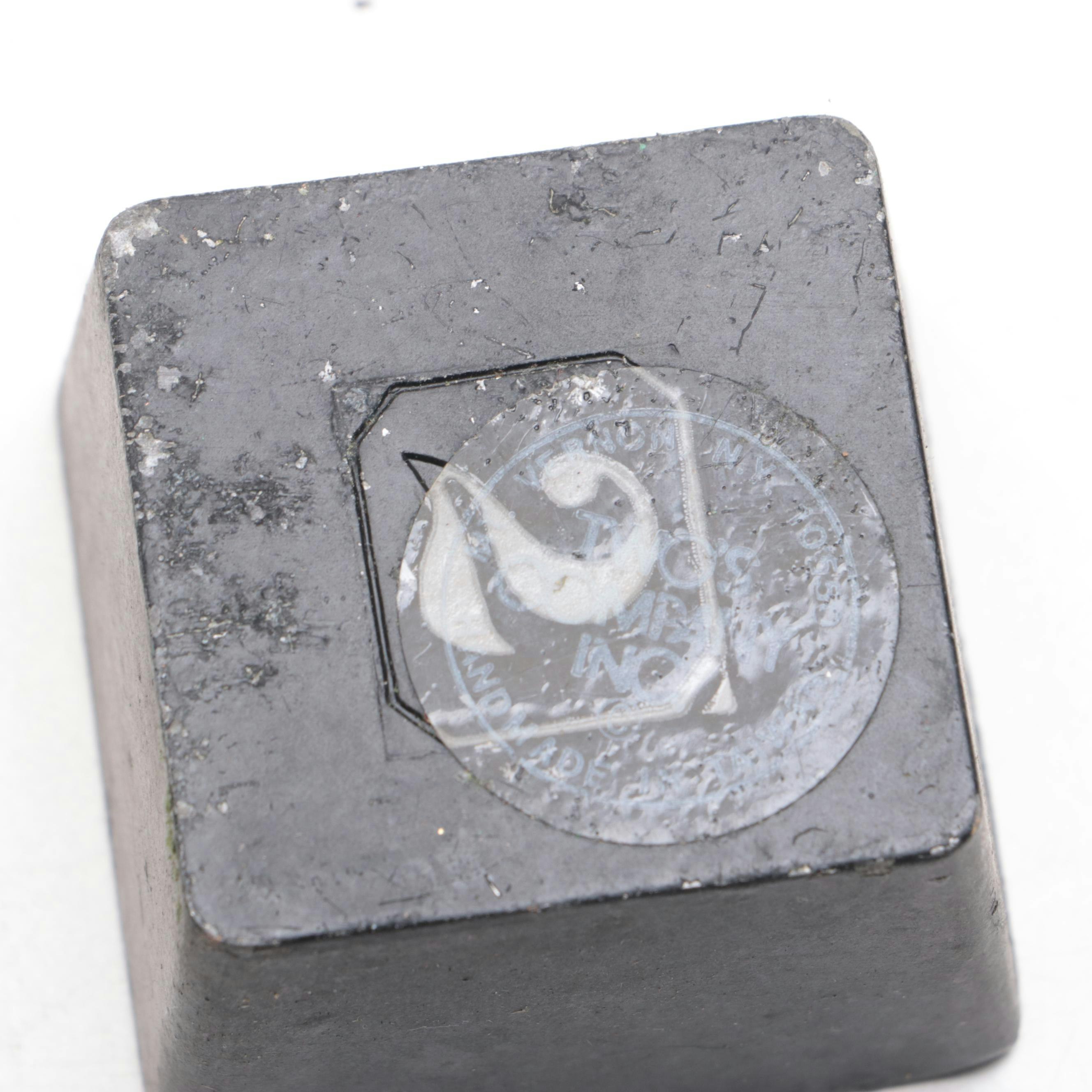 Cast Iron Flower Vase Frogs