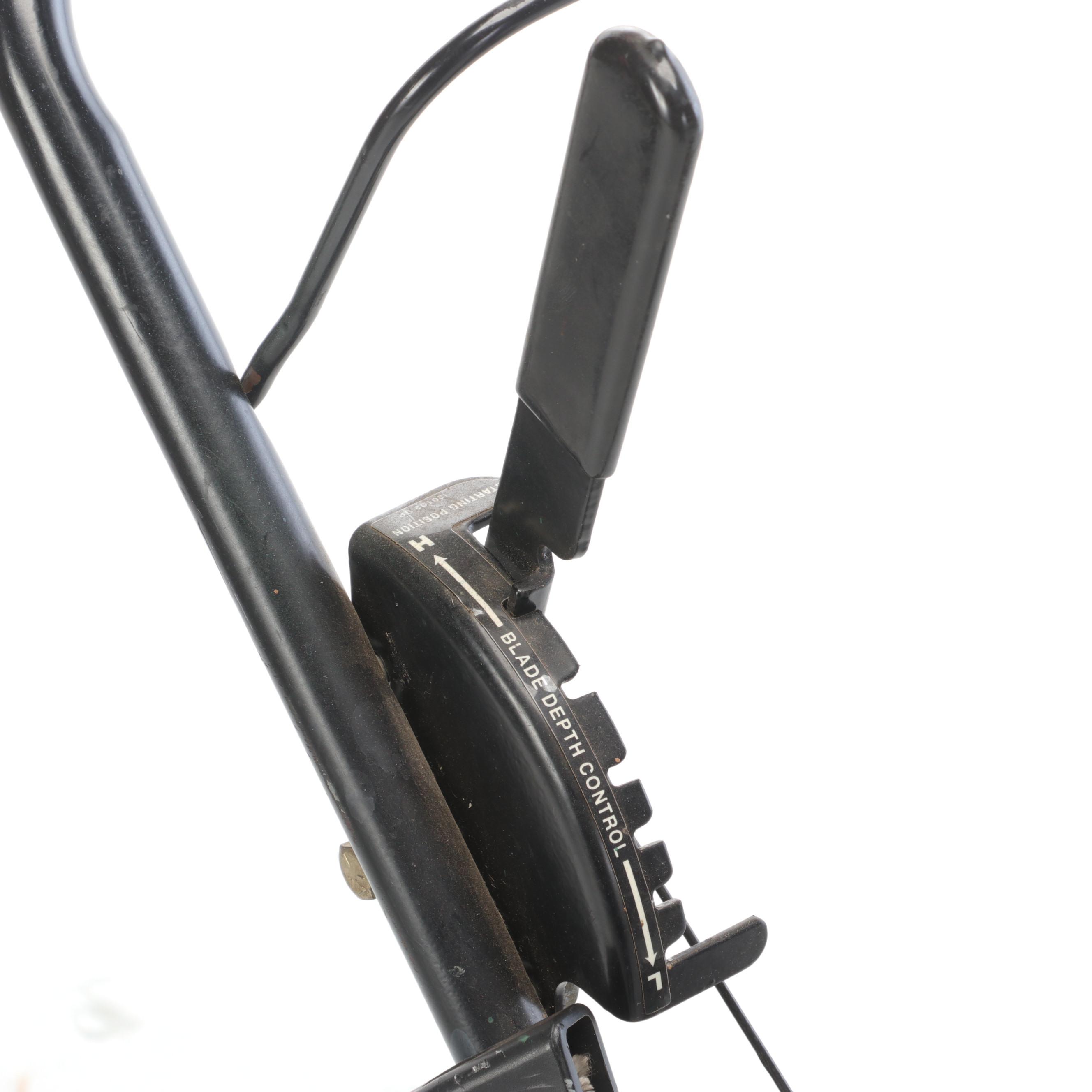 Troy-Bilt 9" Lawn Edger