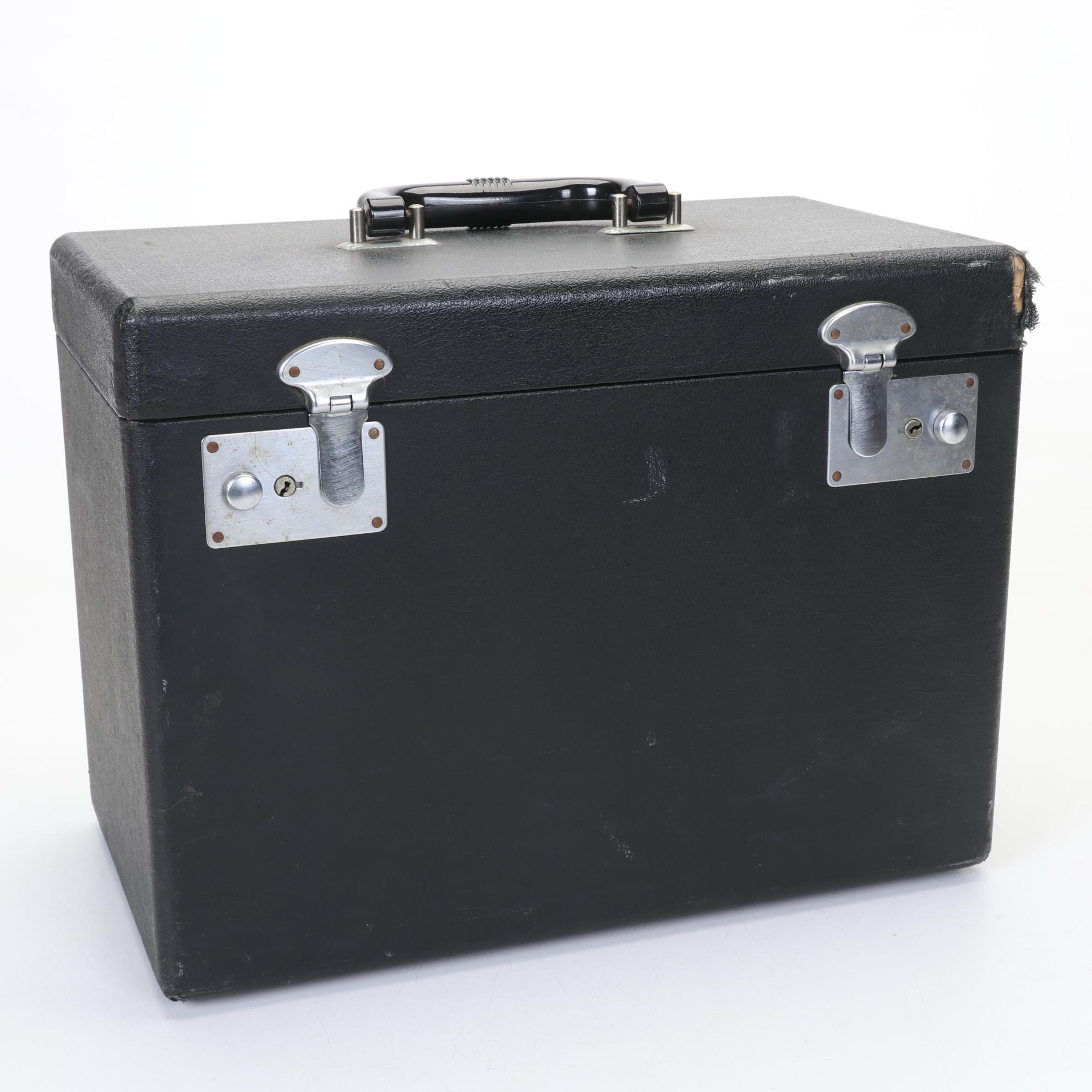 Singer 678-3A Featherweight Portable Sewing Machine with Case