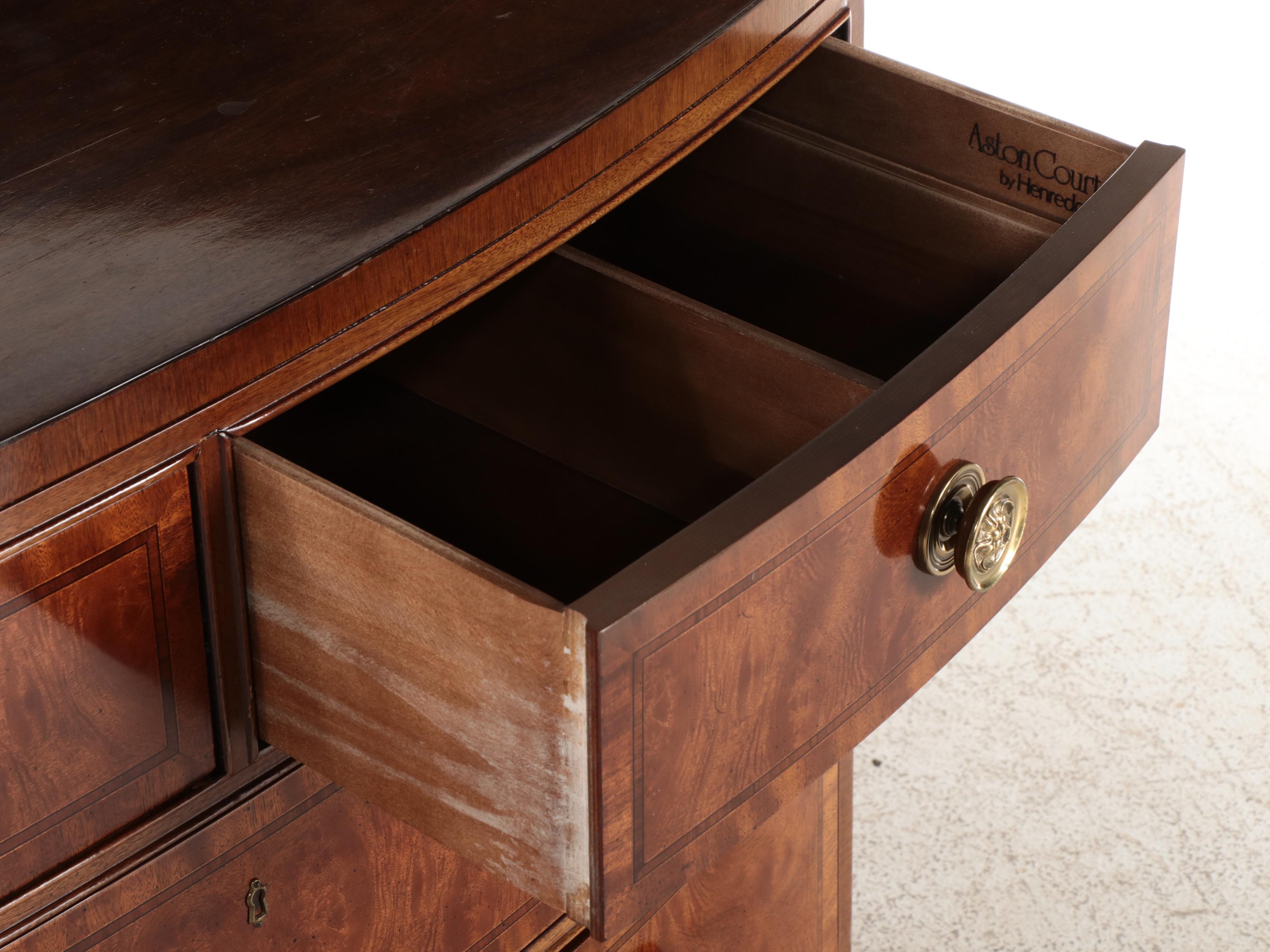 Henredon "Aston Court" Mahogany and Crossbanded Four-Drawer Bowfront Chest