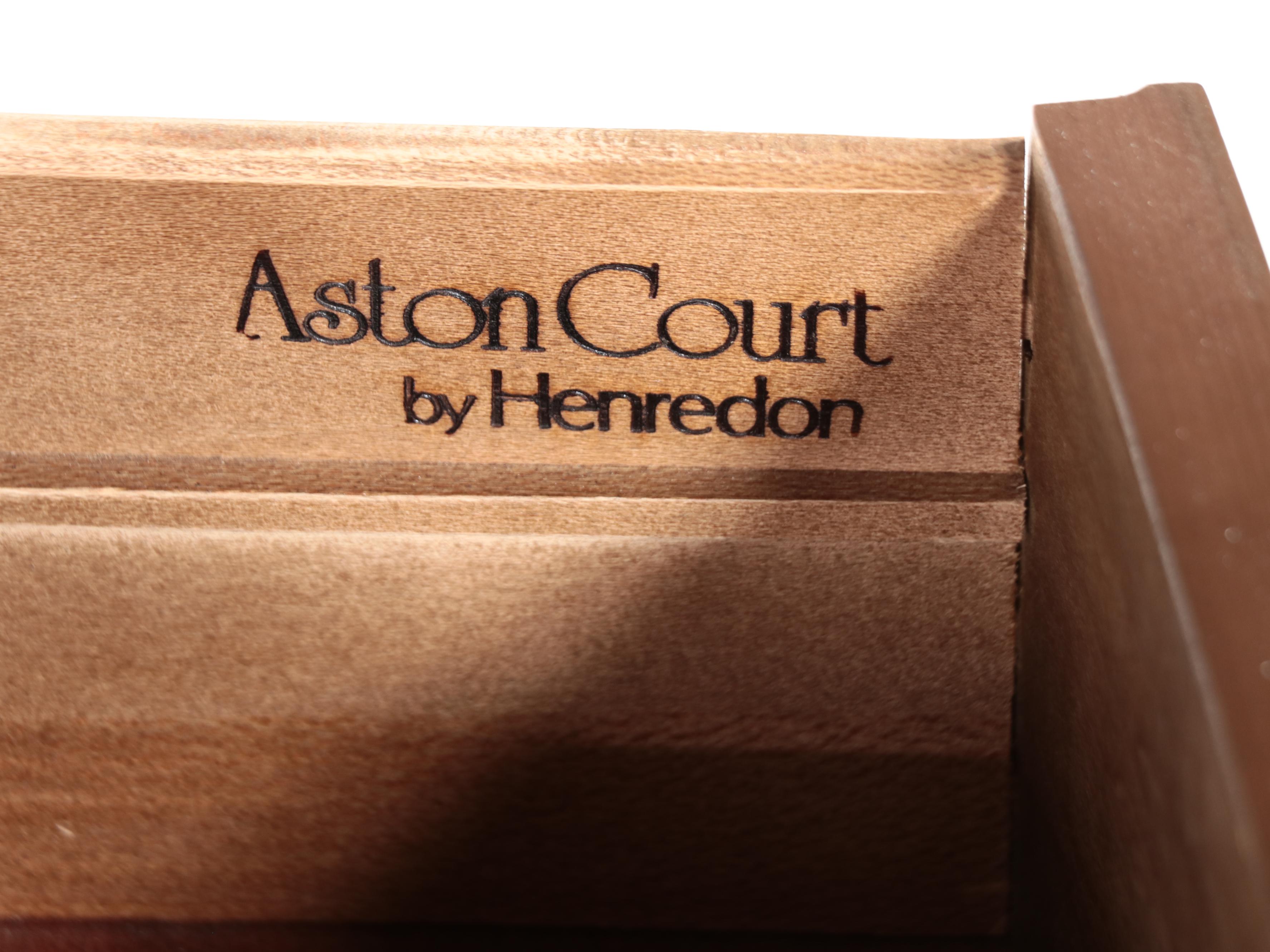 Henredon "Aston Court" Mahogany and Crossbanded Four-Drawer Bowfront Chest