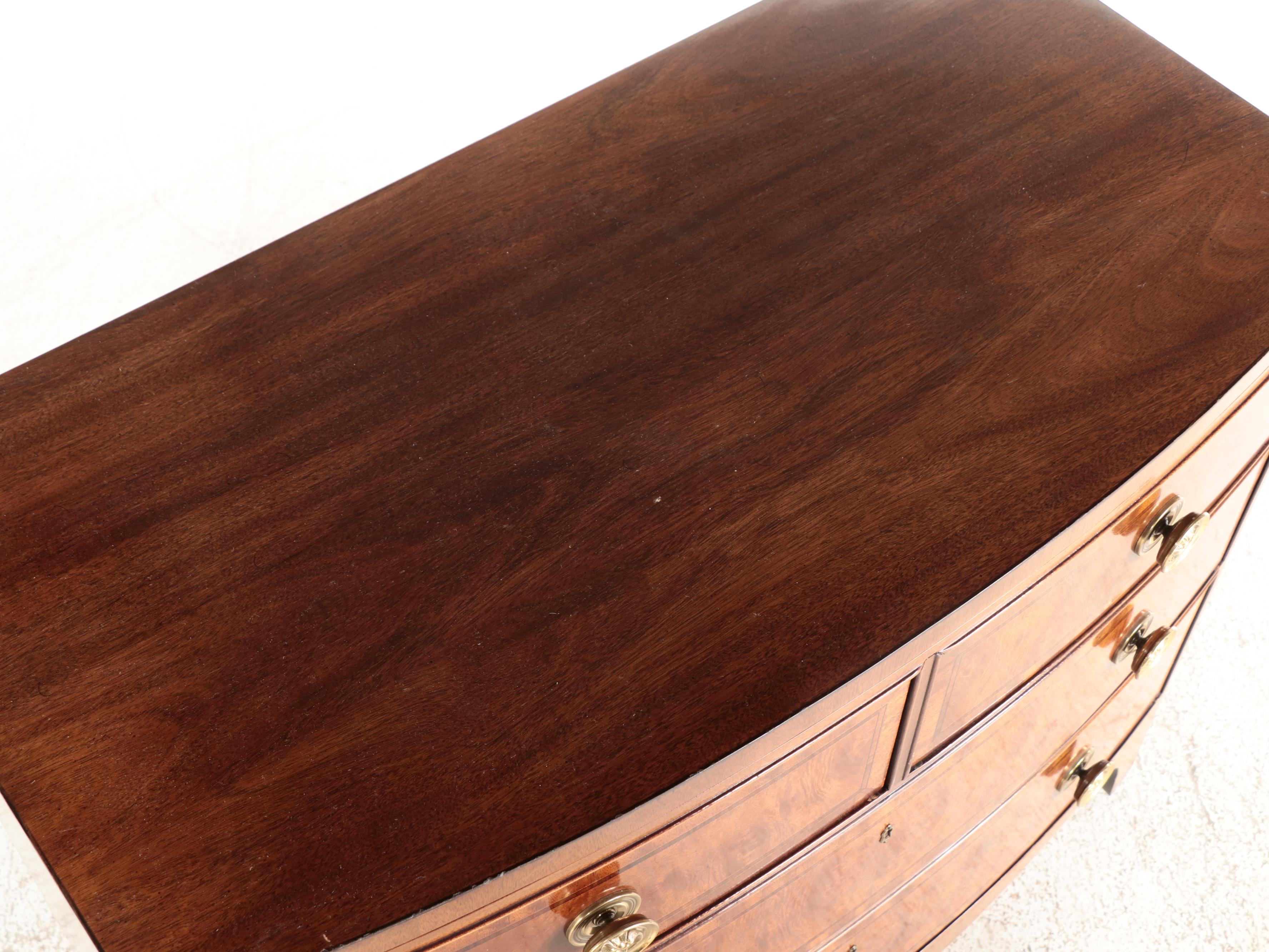 Henredon "Aston Court" Mahogany and Crossbanded Four-Drawer Bowfront Chest