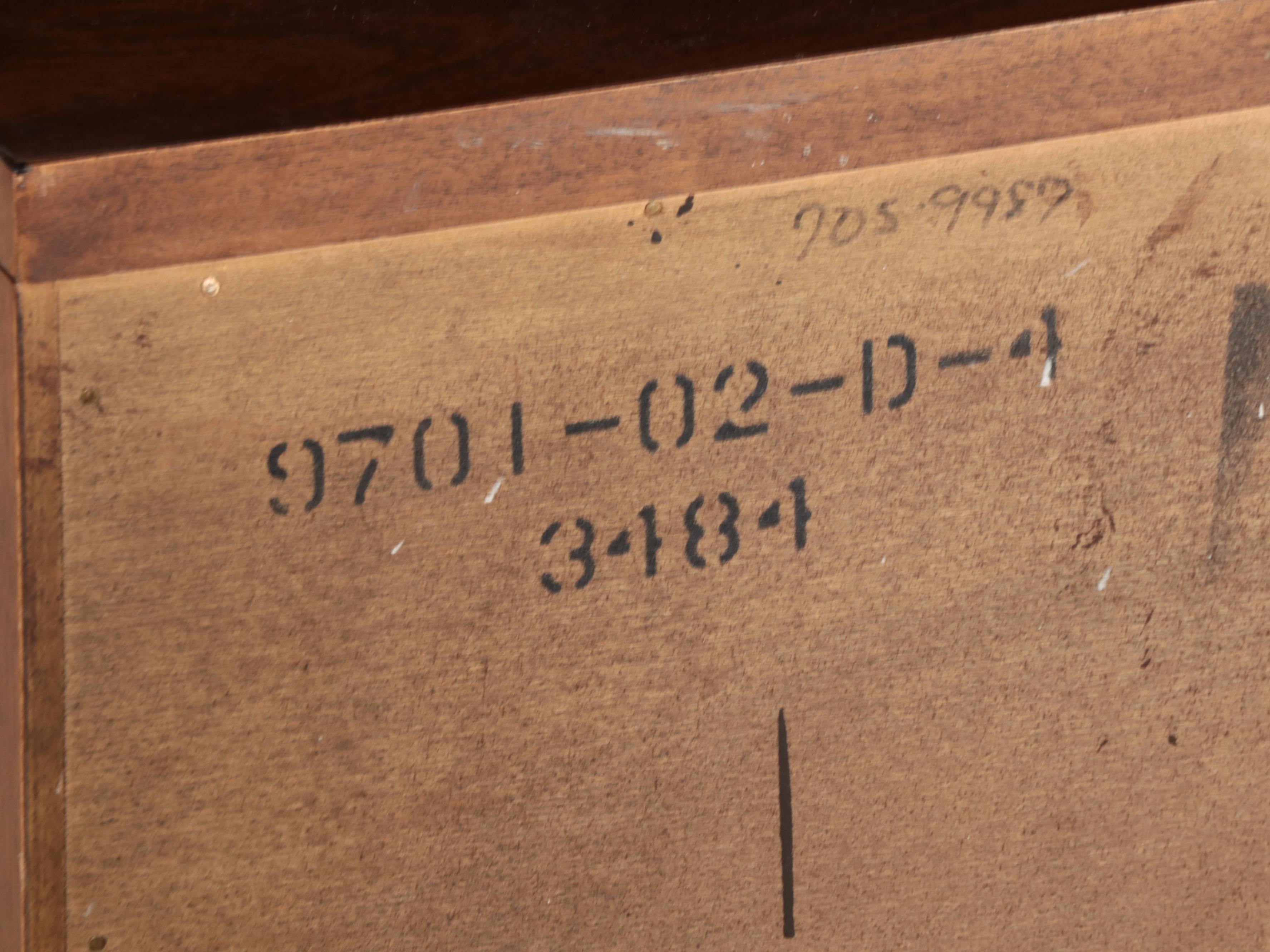 Henredon "Aston Court" Mahogany and Crossbanded Four-Drawer Bowfront Chest