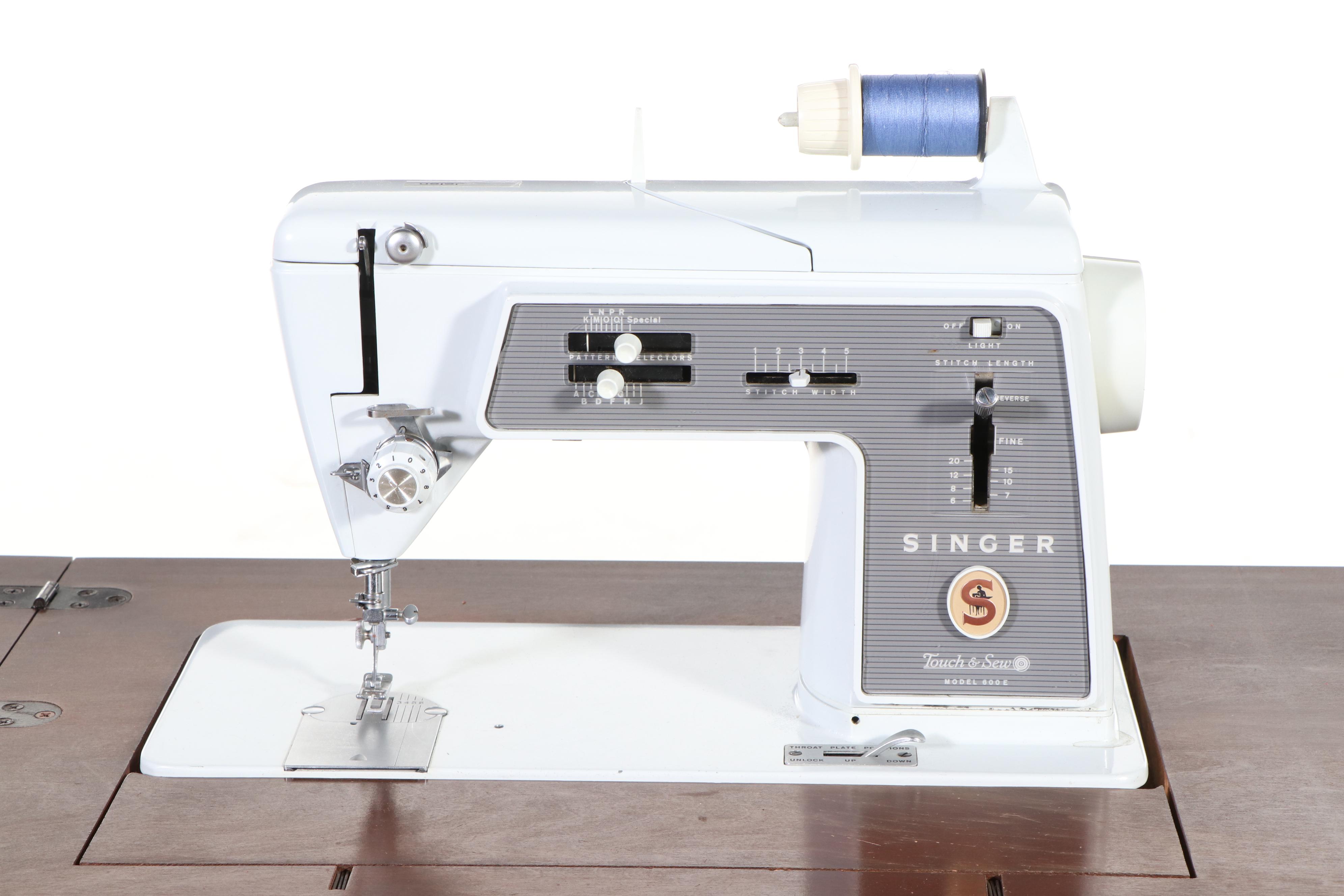 Singer Touch & Sew Model 600E Machine With Folding Cabinet, Mid-20th Century
