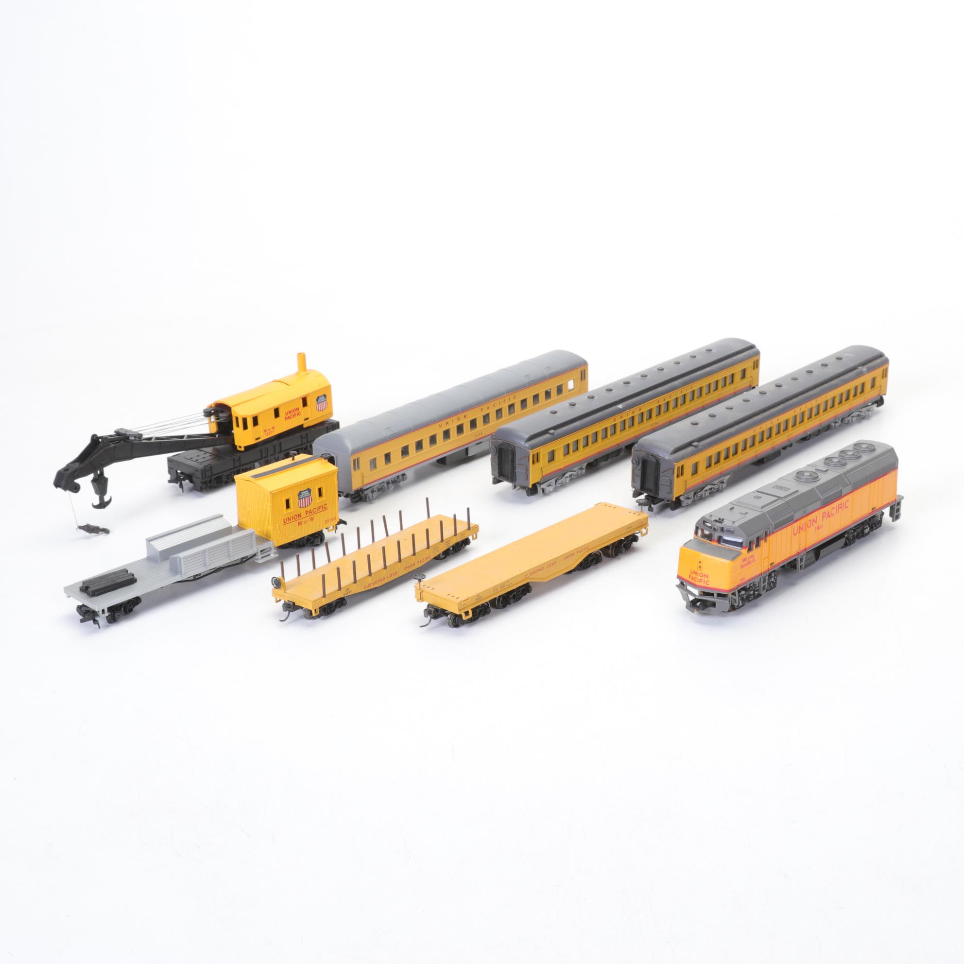 HO Scale Union Pacific Model Train Set with Life-Like Diesel Locomotive