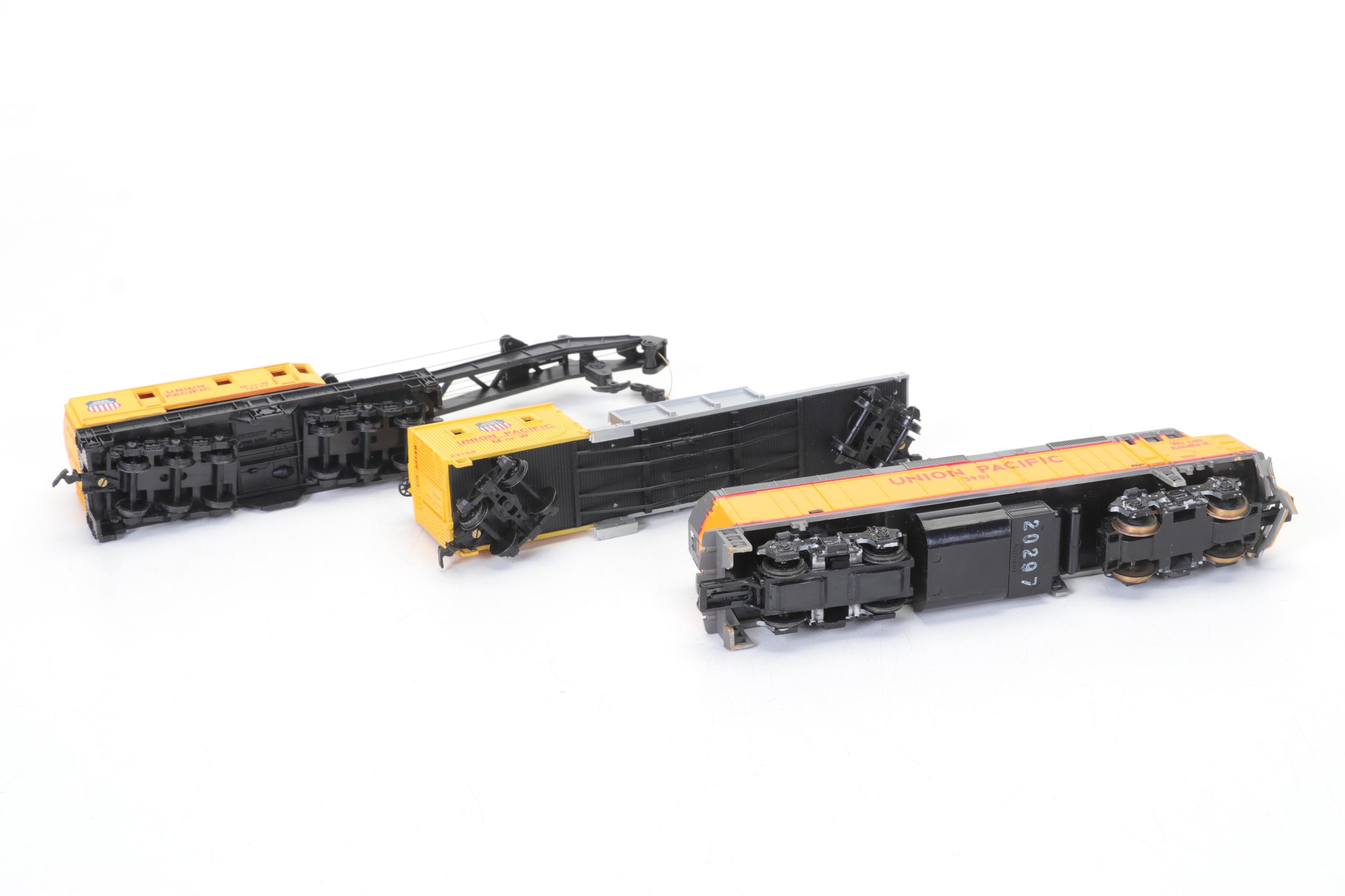 HO Scale Union Pacific Model Train Set with Life-Like Diesel Locomotive