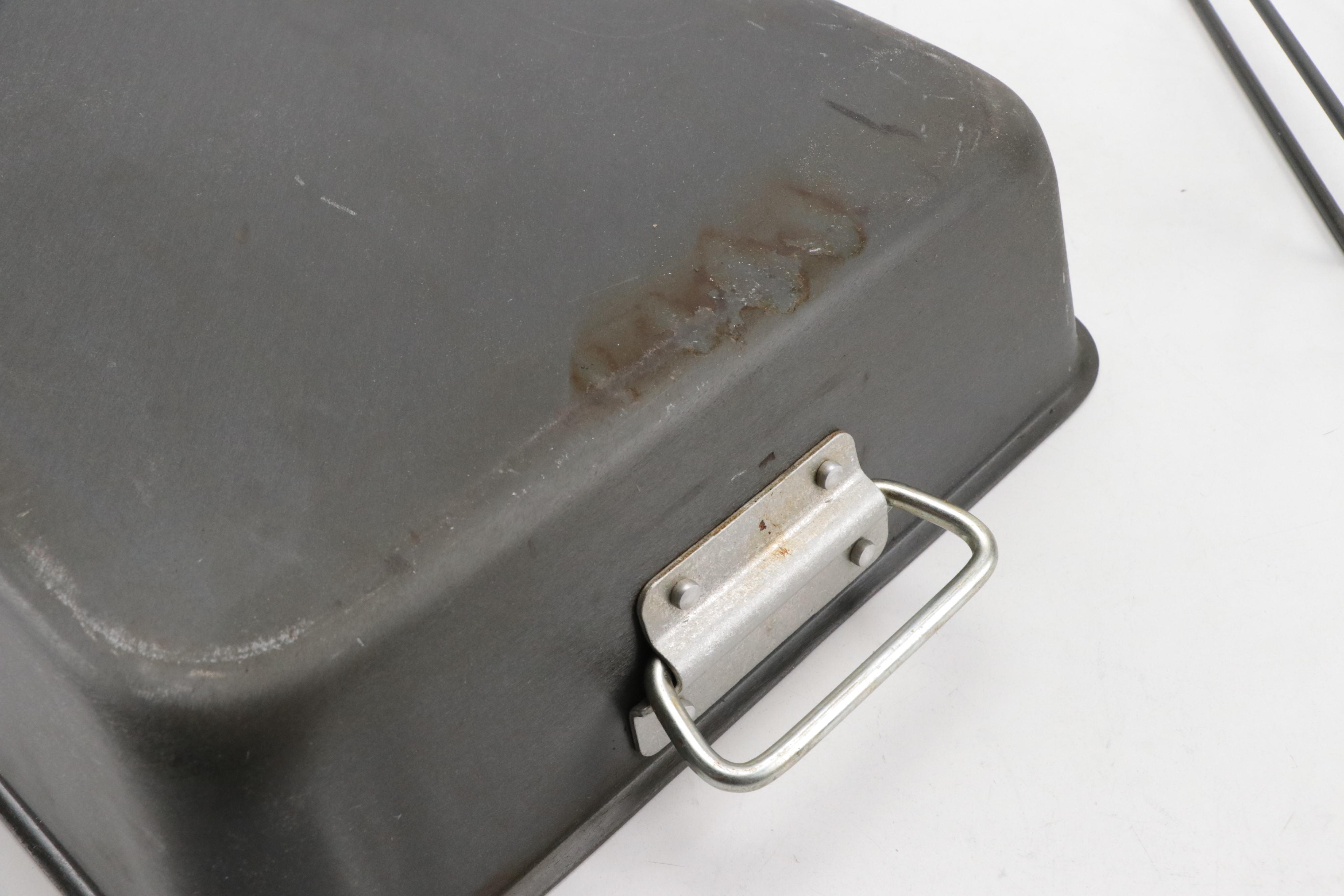 Lodge Cast Iron Skillets, Pan Waffle Maker, Flint Knife Block With Set