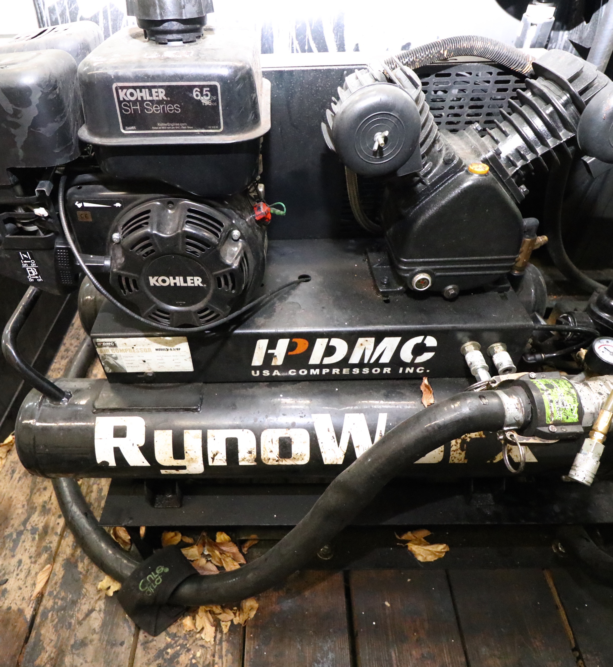 AirBoss 300 Air-Operated Hydraulic System with Trailer [7NRBU1428NF008539]