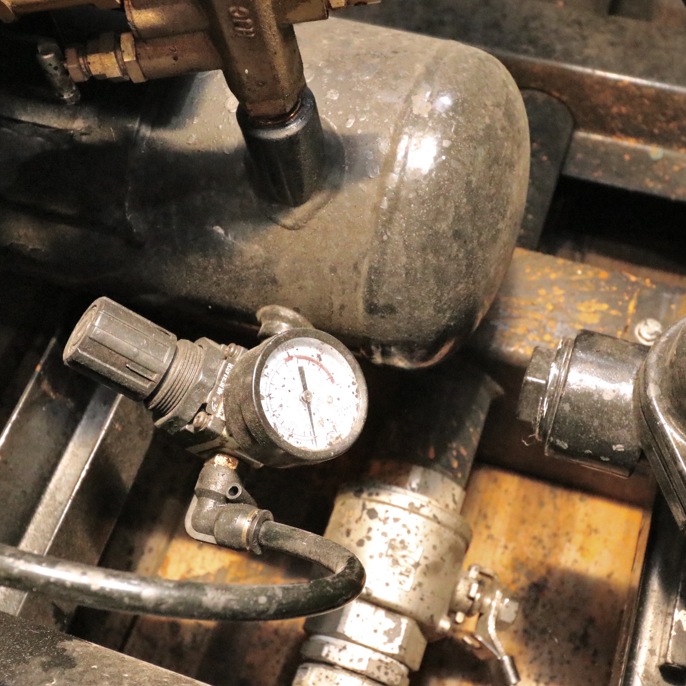 AirBoss 300 Air-Operated Hydraulic System with Trailer [7NRBU1428NF008539]