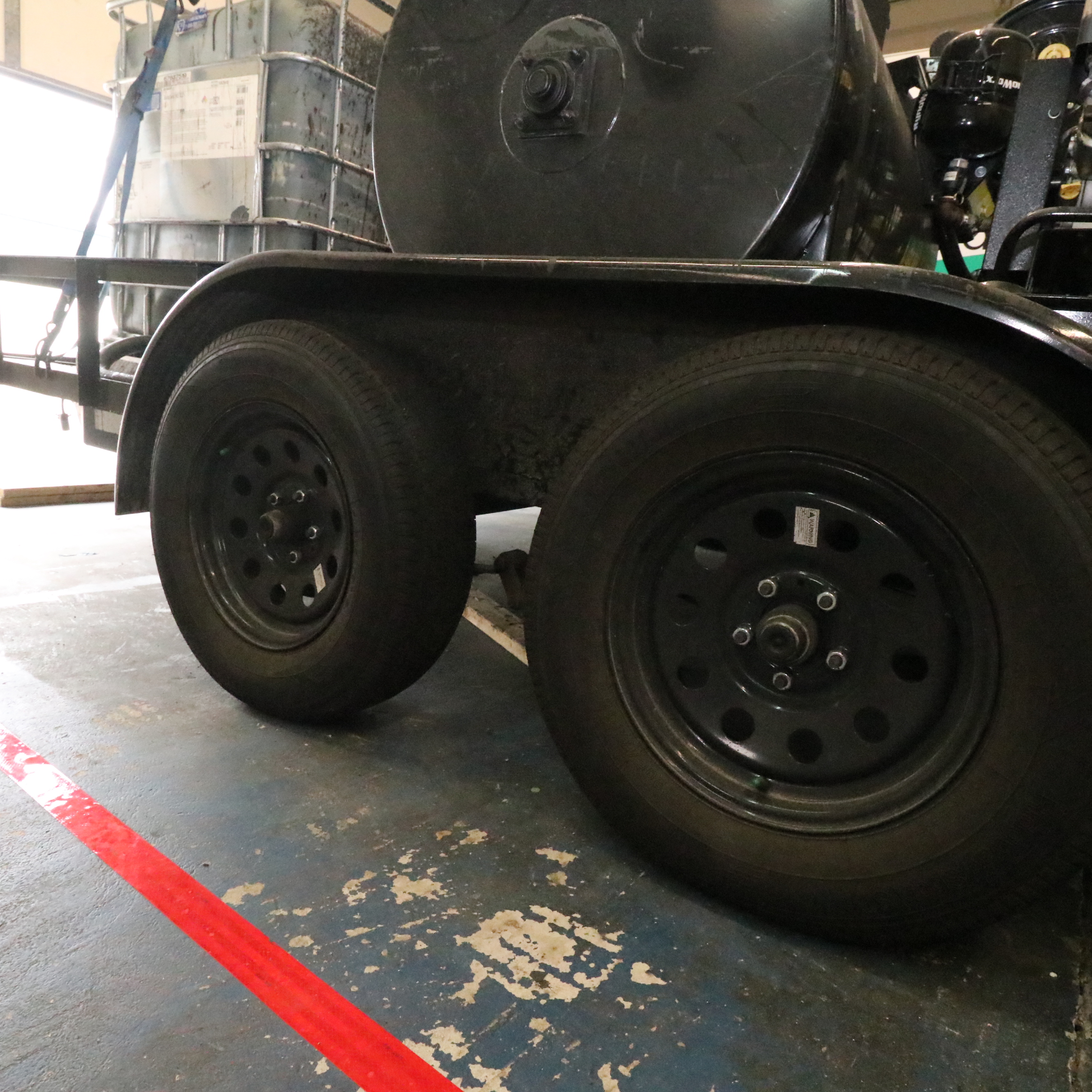 AirBoss 300 Air-Operated Hydraulic System with Trailer [7NRBU1428NF008539]