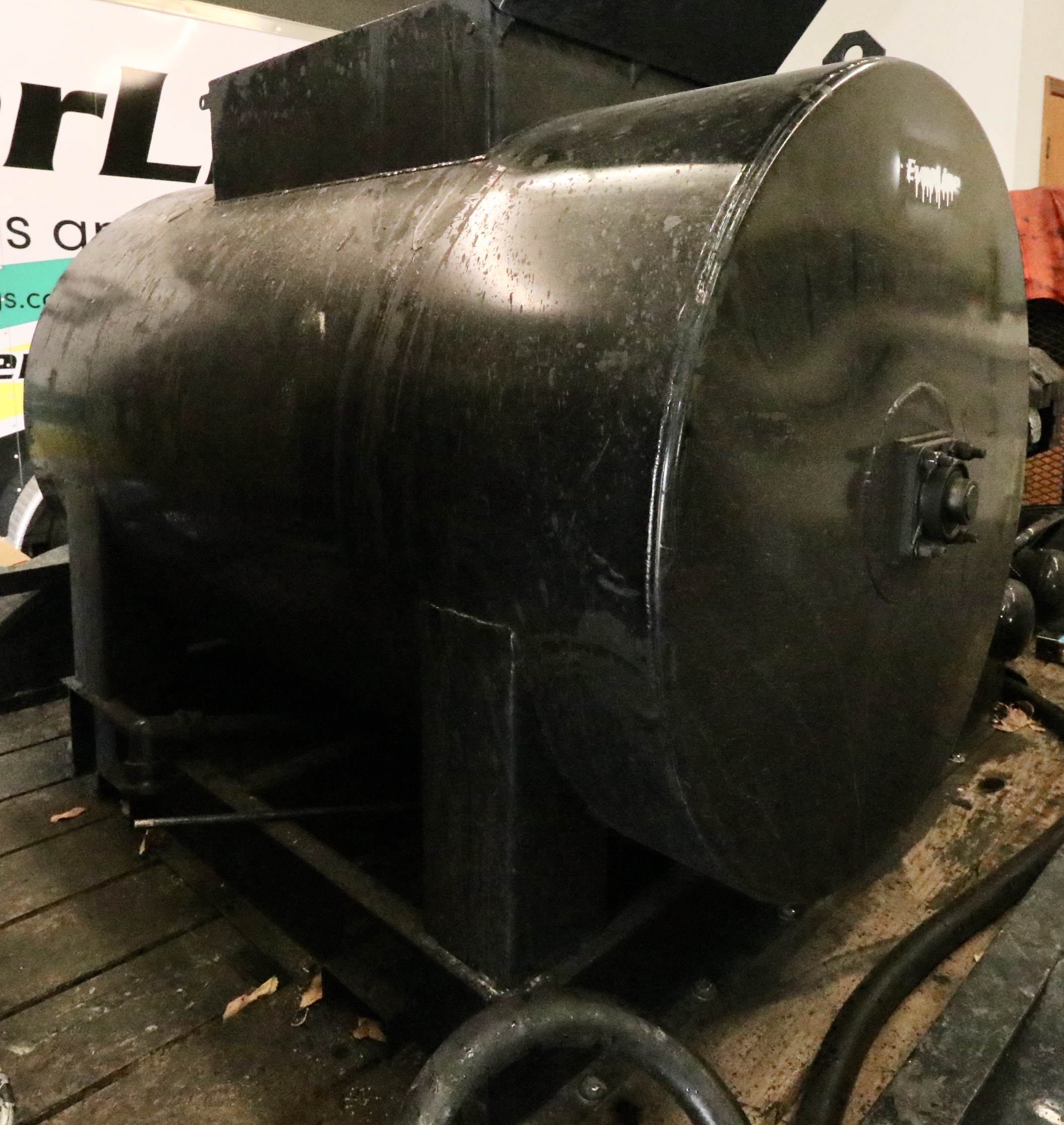 AirBoss 300 Air-Operated Hydraulic System with Trailer [7NRBU1428NF008539]