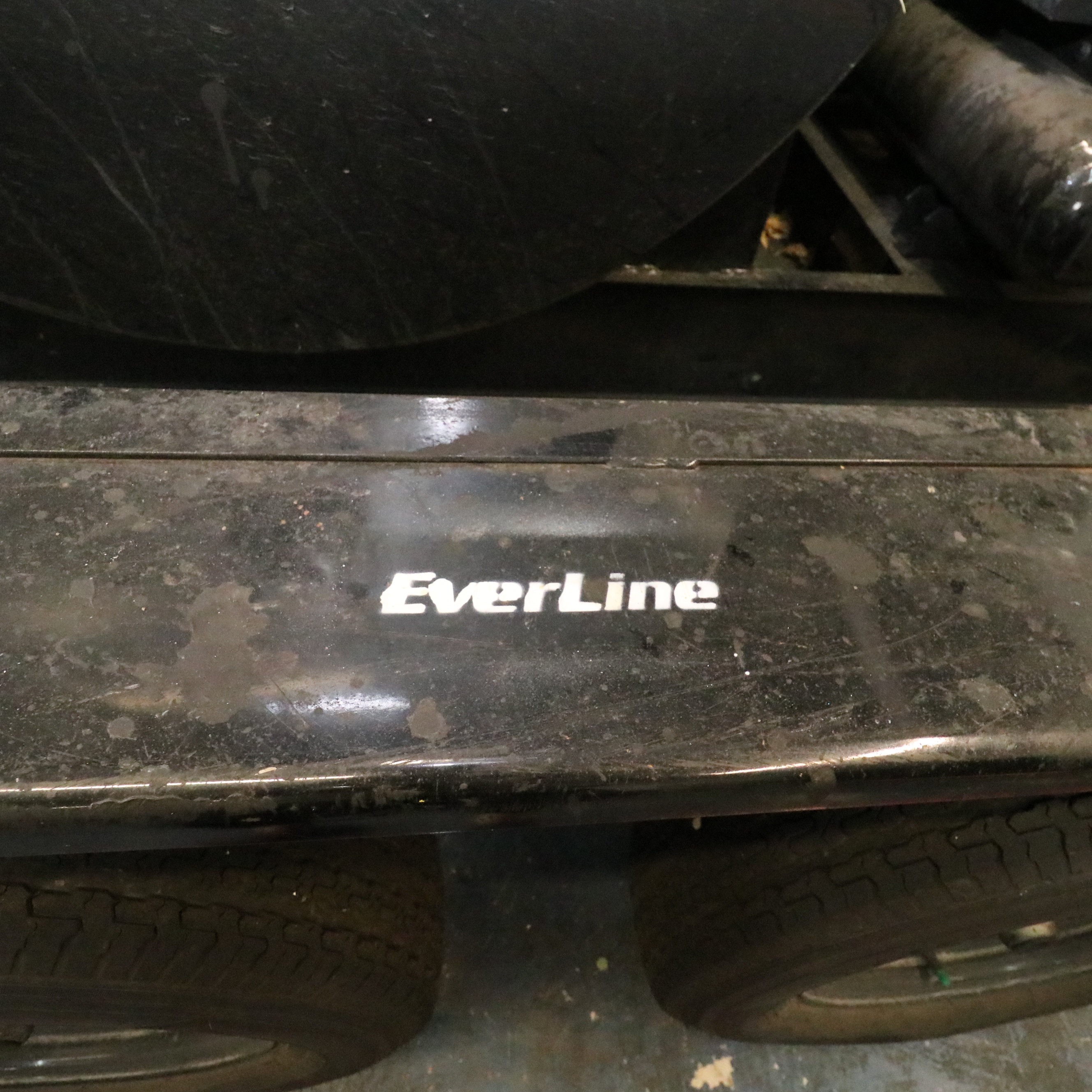 AirBoss 300 Air-Operated Hydraulic System with Trailer [7NRBU1428NF008539]