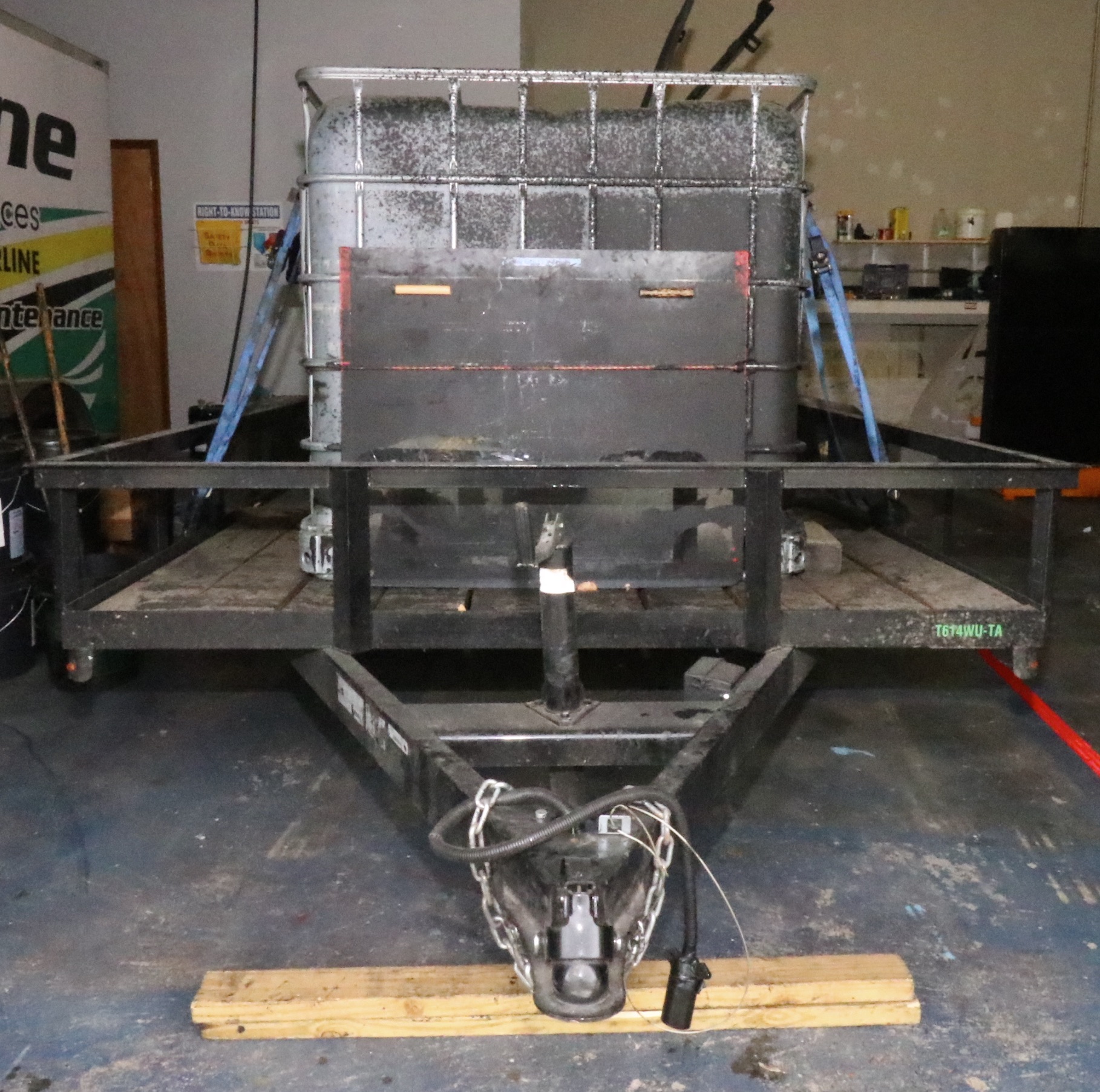 AirBoss 300 Air-Operated Hydraulic System with Trailer [7NRBU1428NF008539]