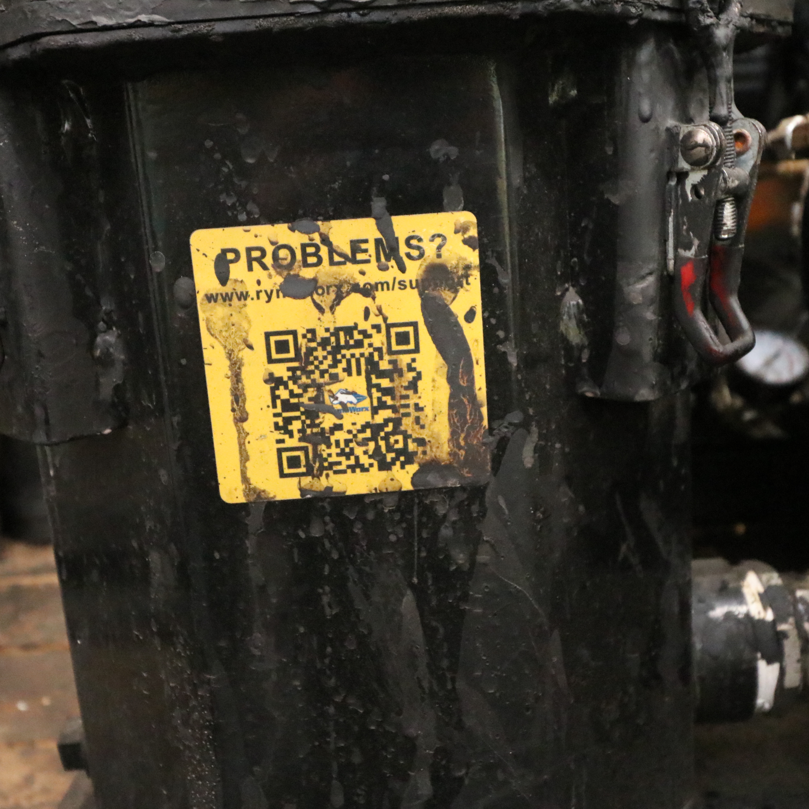 AirBoss 300 Air-Operated Hydraulic System with Trailer [7NRBU1428NF008539]