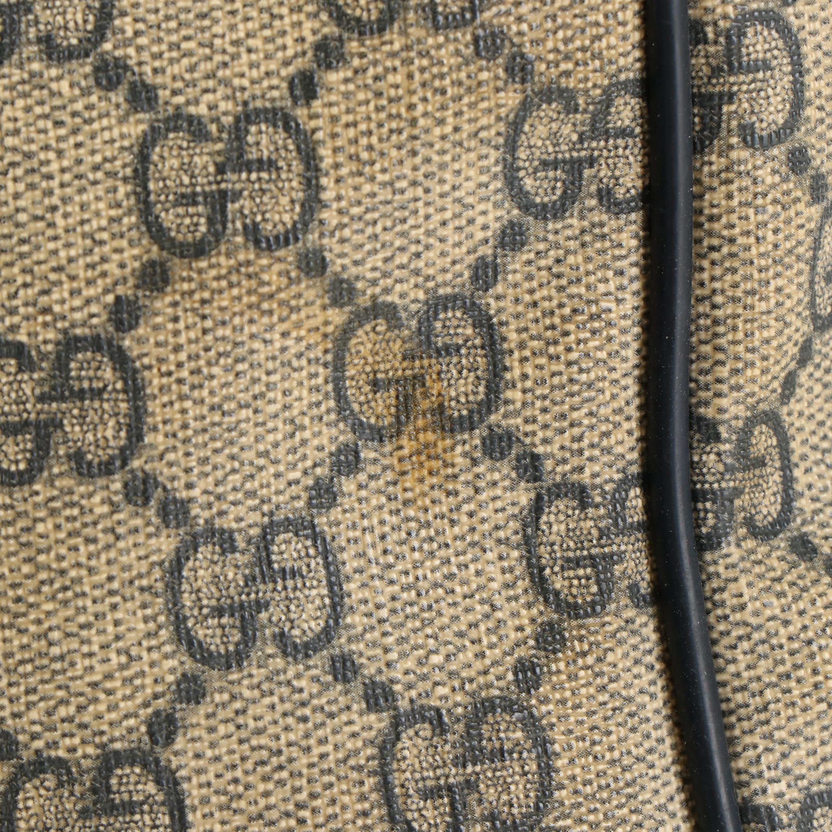 Gucci Selleria GG Supreme Monogram Messenger Bag