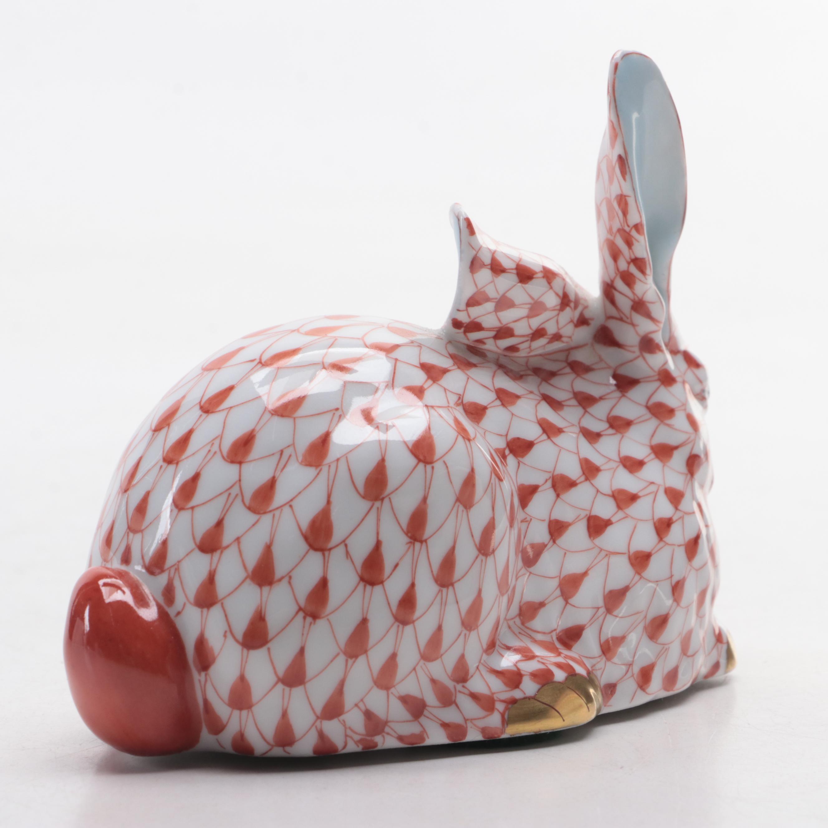 Herend Rust Fishnet with Gold "Lying Rabbit" Figurine and "Chinese Bouquet" Box