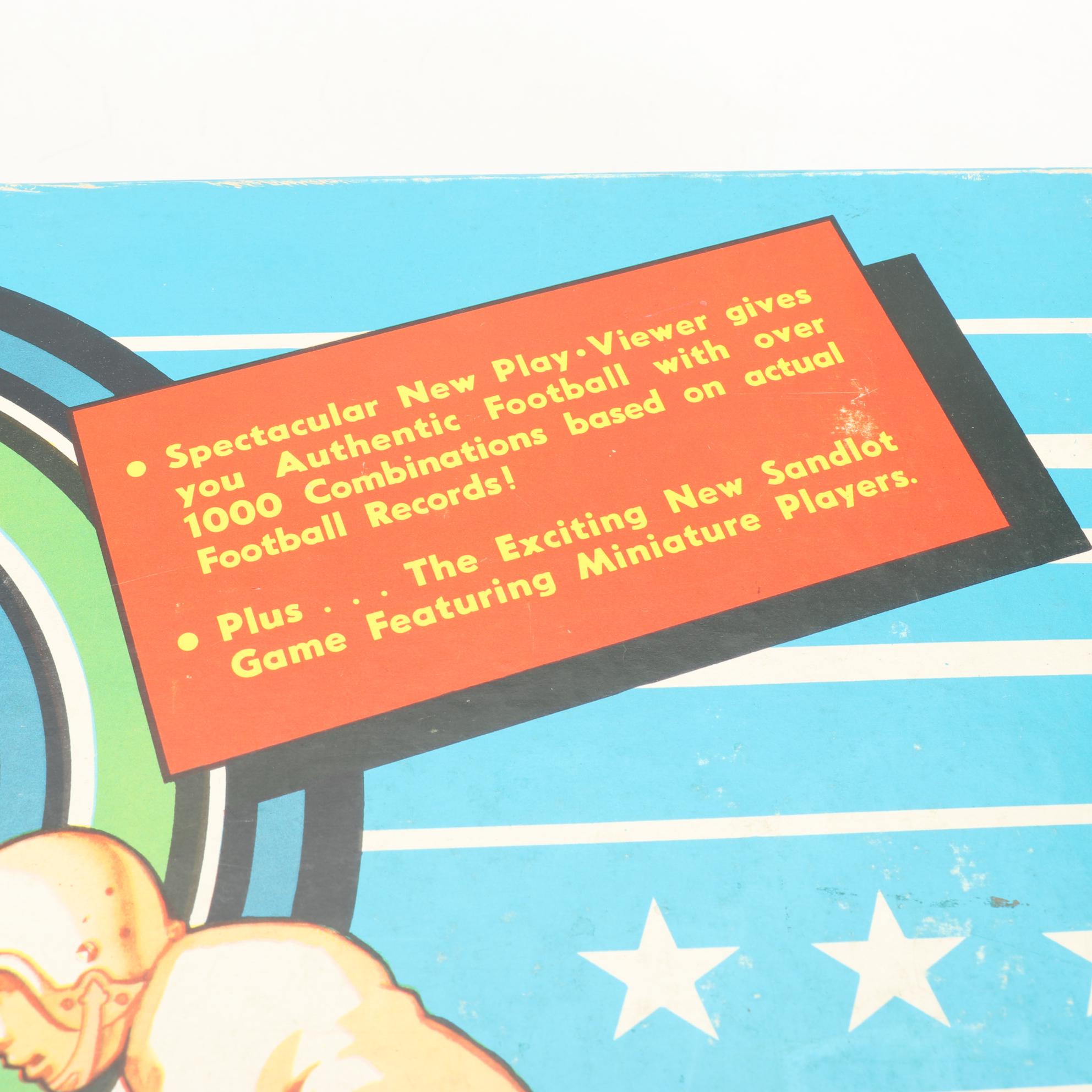 Foto Electric Football Game with Disney Goofy Lunch Box and MAD Magazines