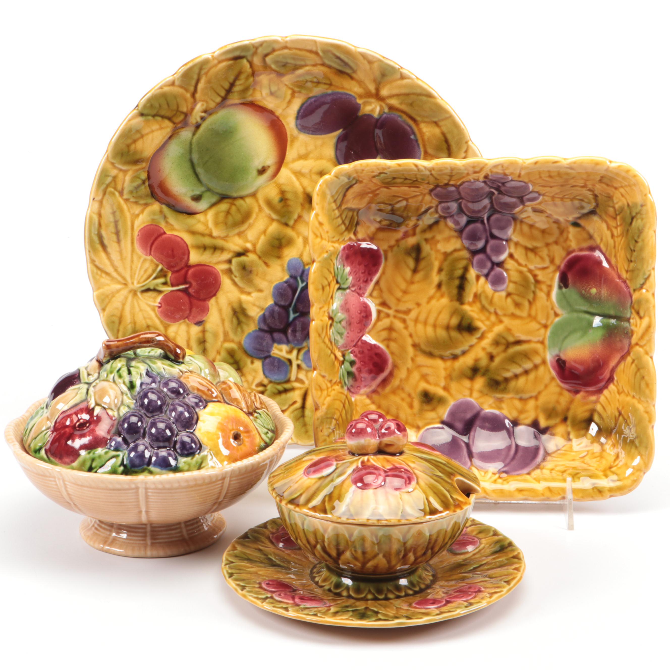 French Sarreguemines Faïence Earthenware Fruit Motif Serveware, Mid-20th Century