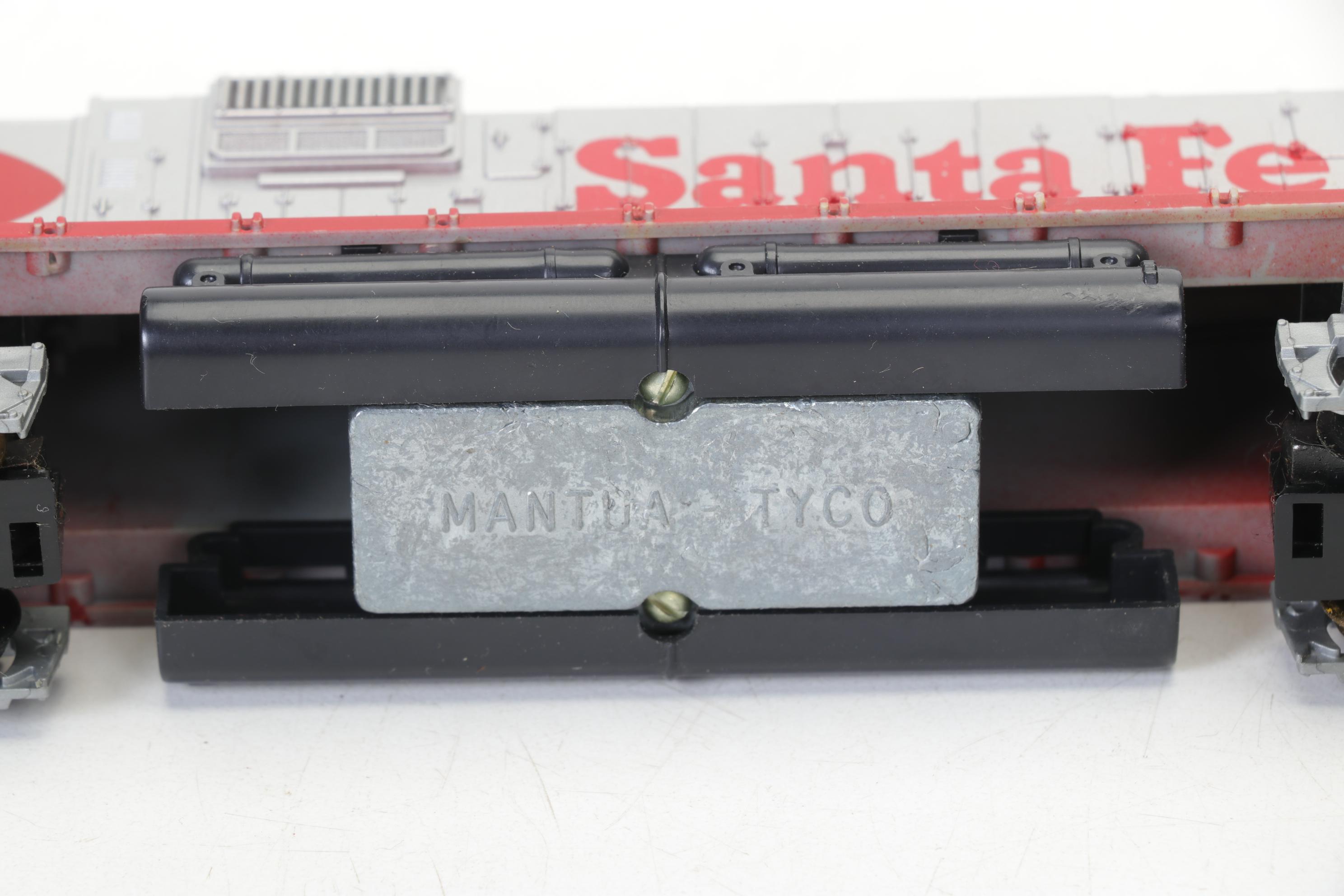 HO Scale Electric Toy Train Car Collection