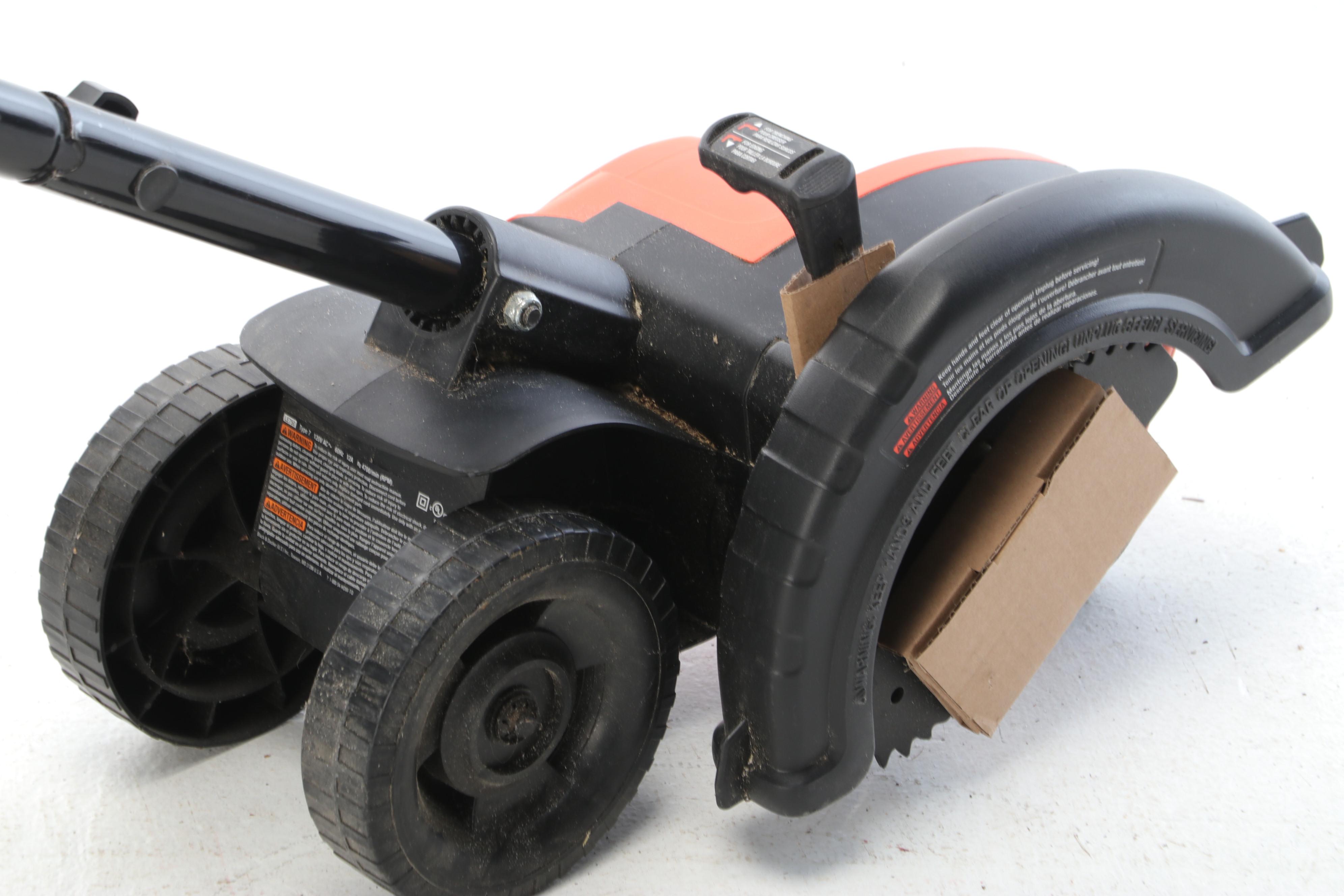 Black+Decker LE750 Two-in-One Landscape Edger and Trencher