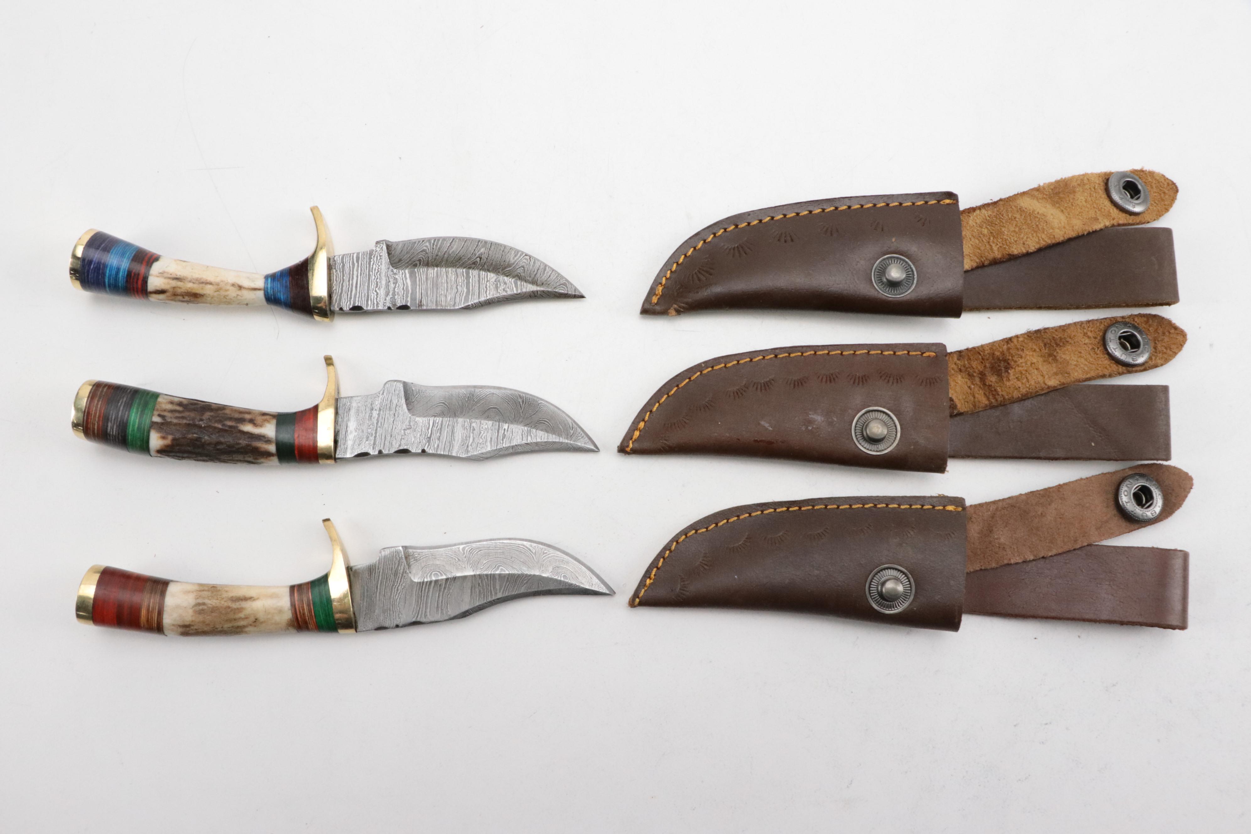 Horn-Handled Damascus Steel Fixed Blade Knives with Leather Sheaths
