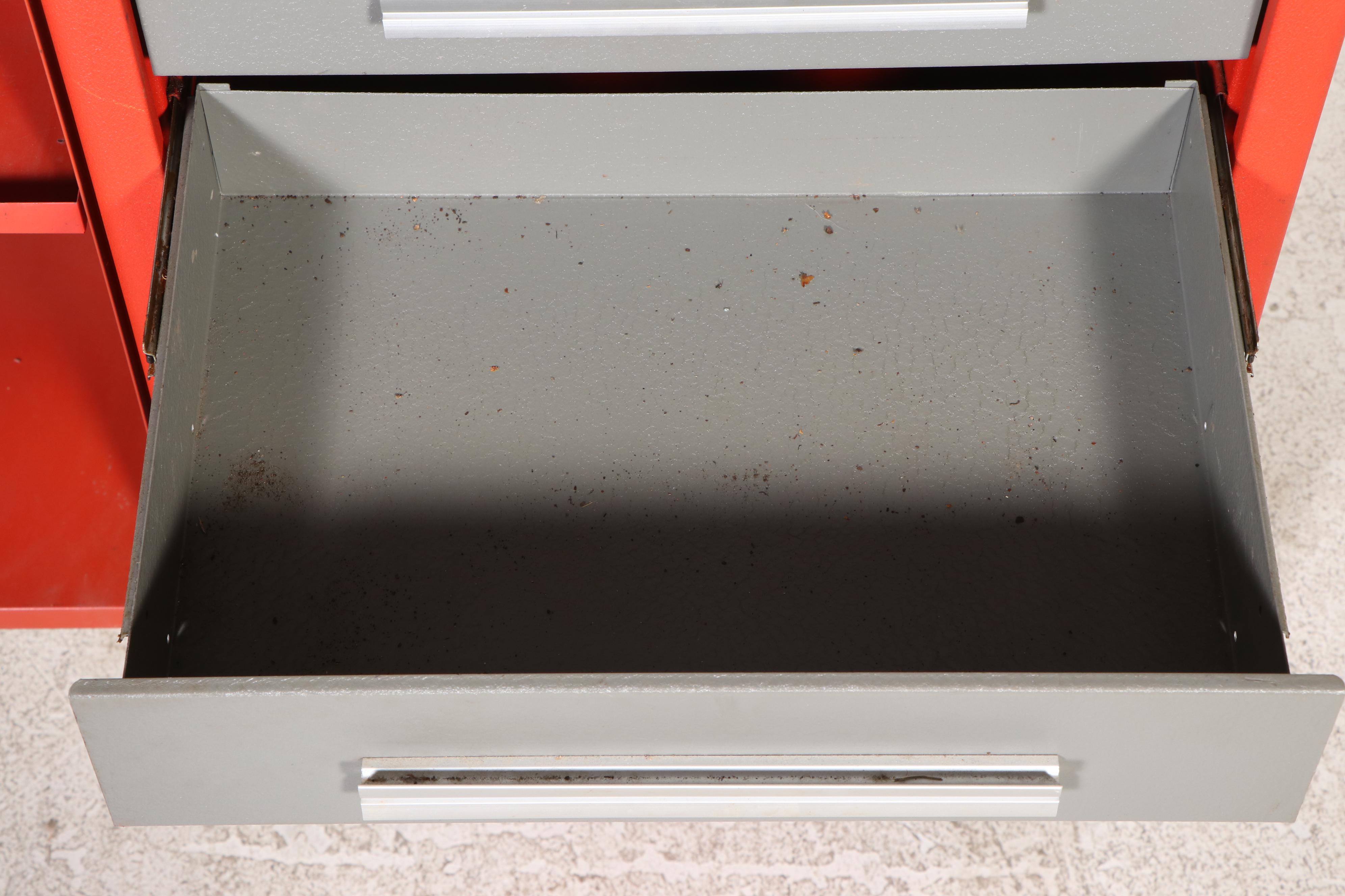 Kennedy Manufacturing Co. Painted Steel Tool Cart