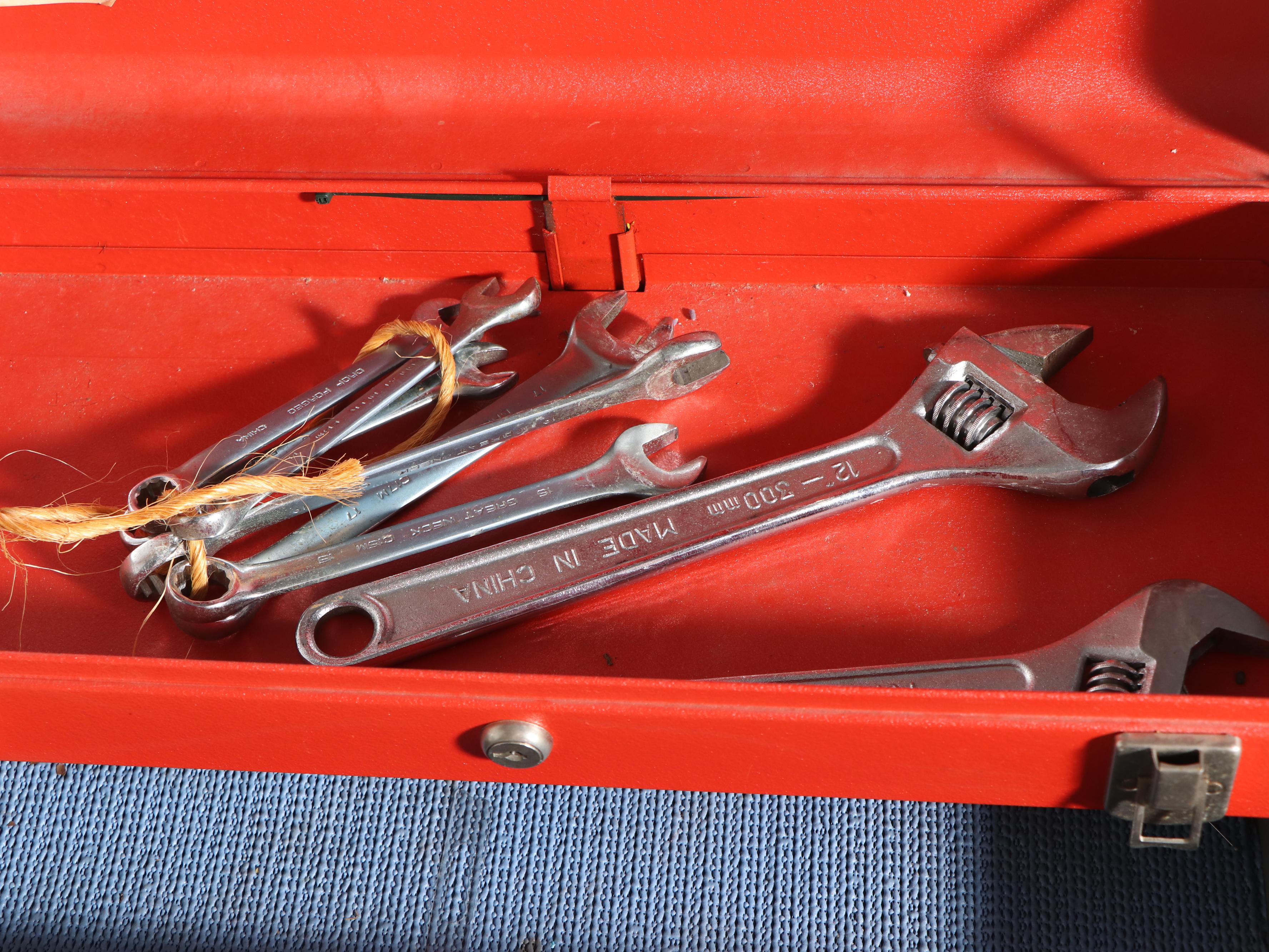 Kennedy Manufacturing Co. Painted Steel Tool Cart