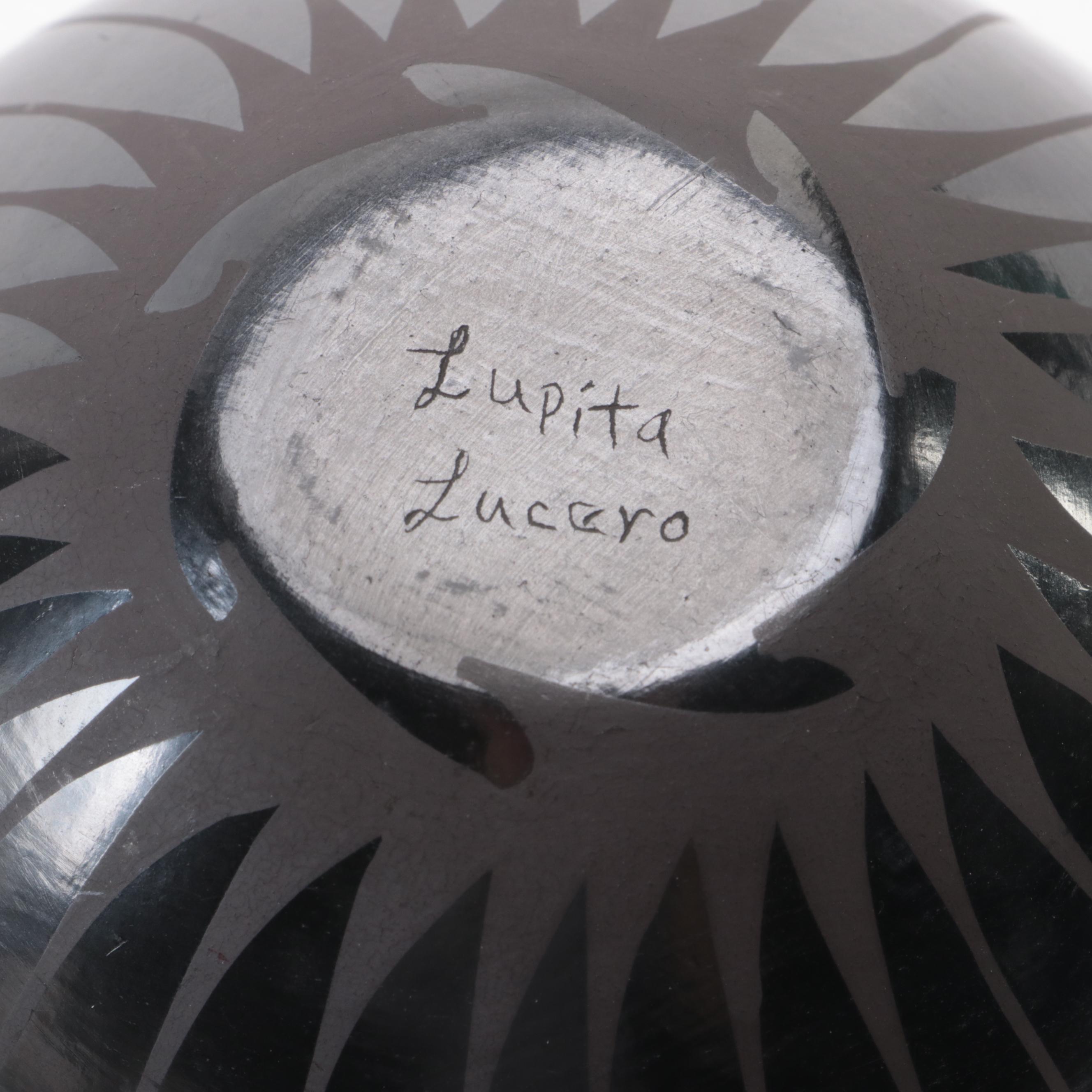 Lupita Lucero Mata Ortiz Black Feather Design Finger Neck Seed Pot