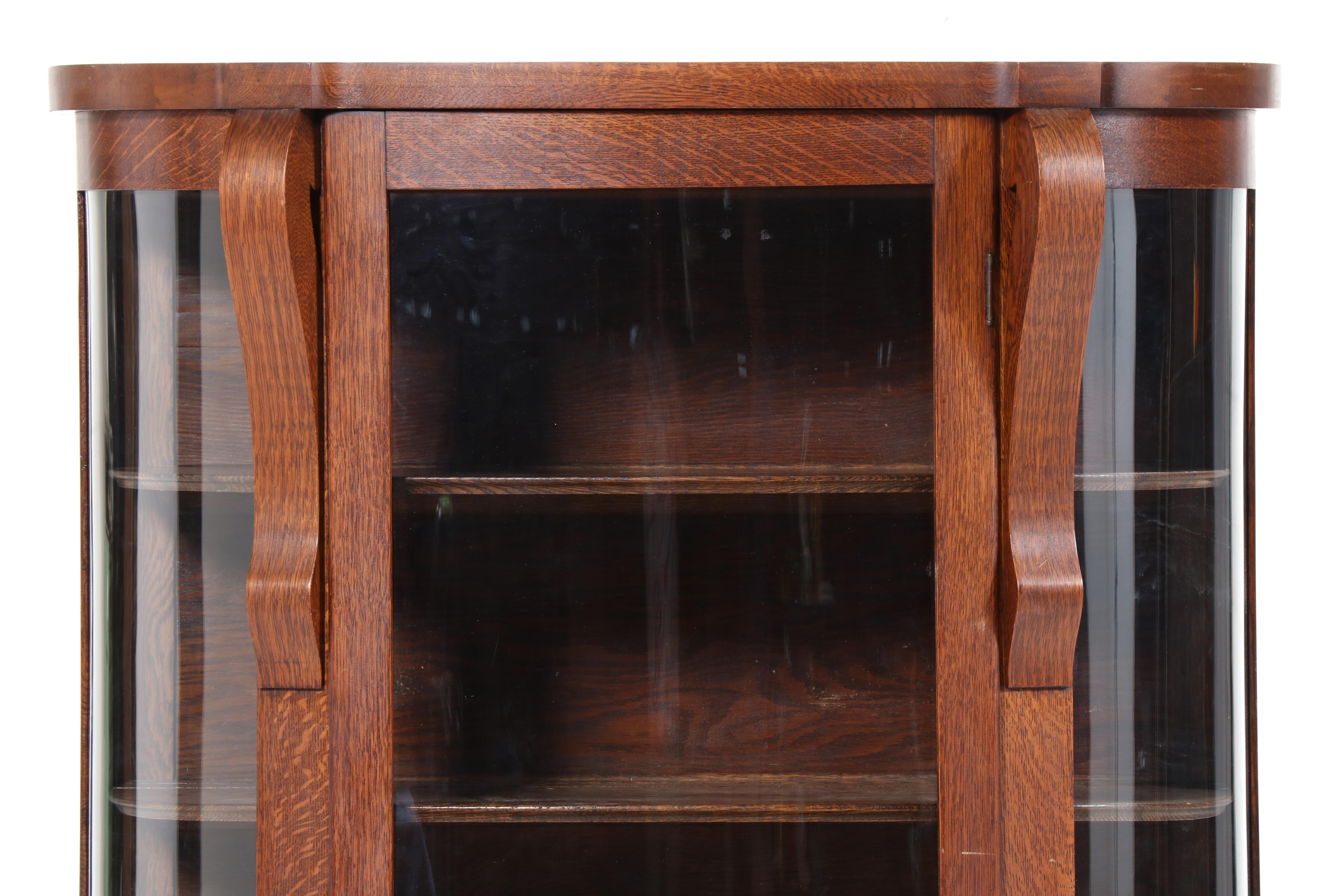 Gettysburg Furniture Co. Empire Revival Quartersawn Oak Bowfront Display Cabinet