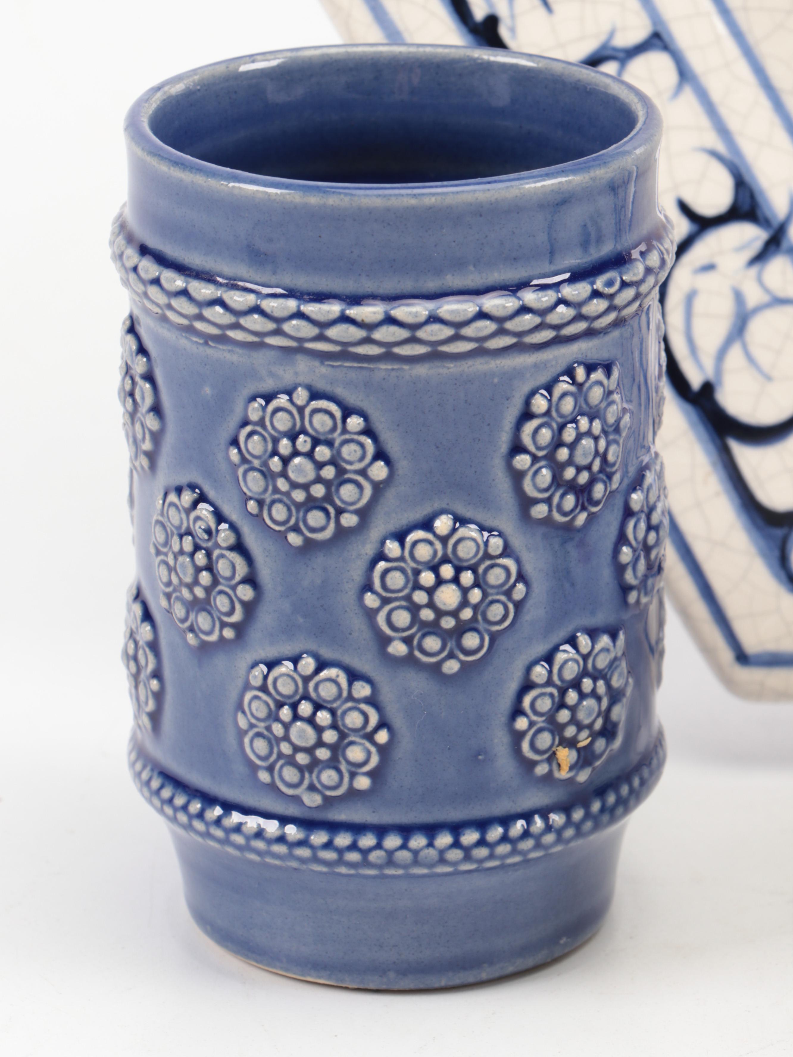 Dedham Pottery Rabbit Plate with Art Pottery Collection