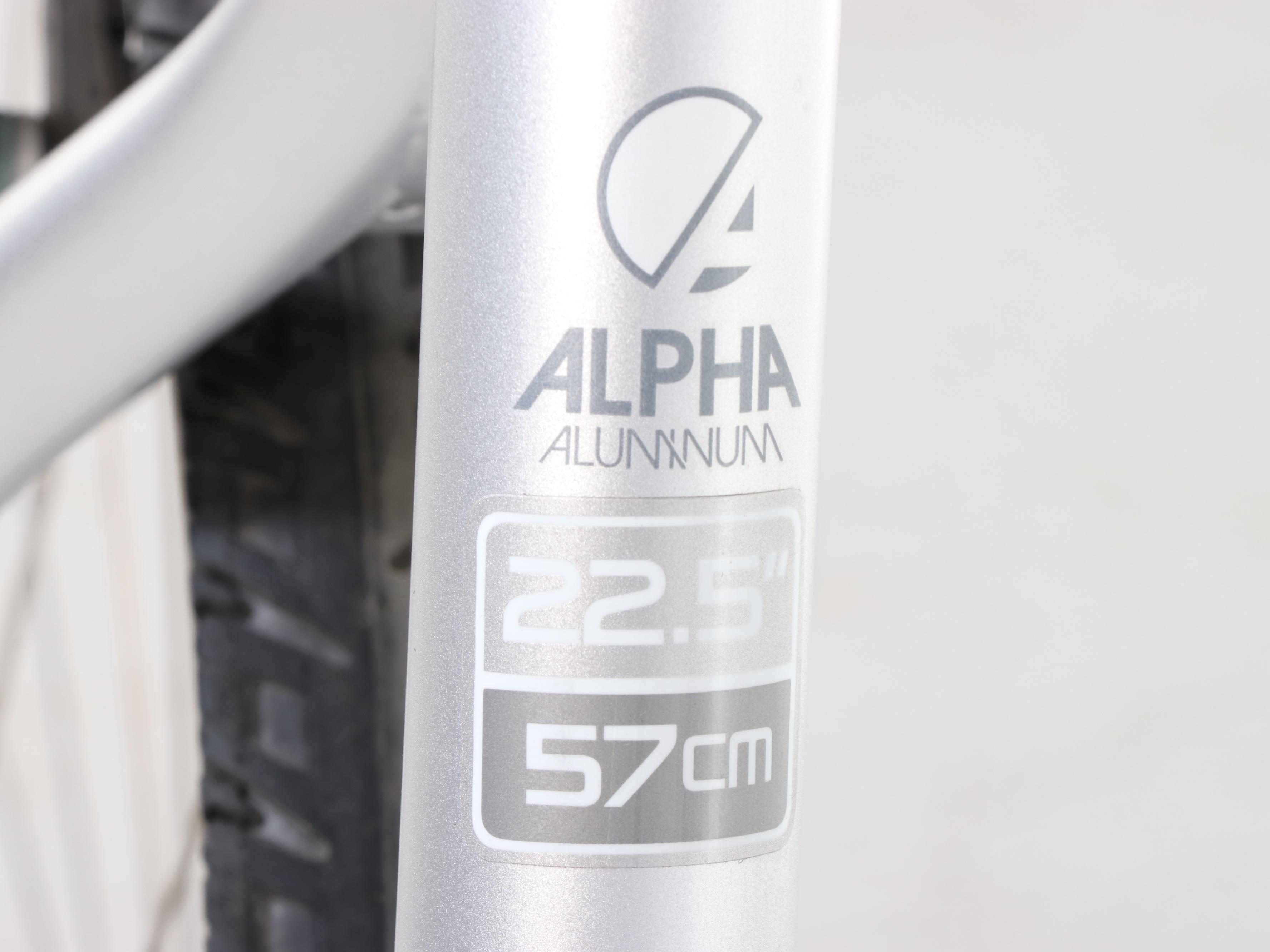 Trek Alpha Aluminum 7300 Men's Mountain Bicycle, 21st Century