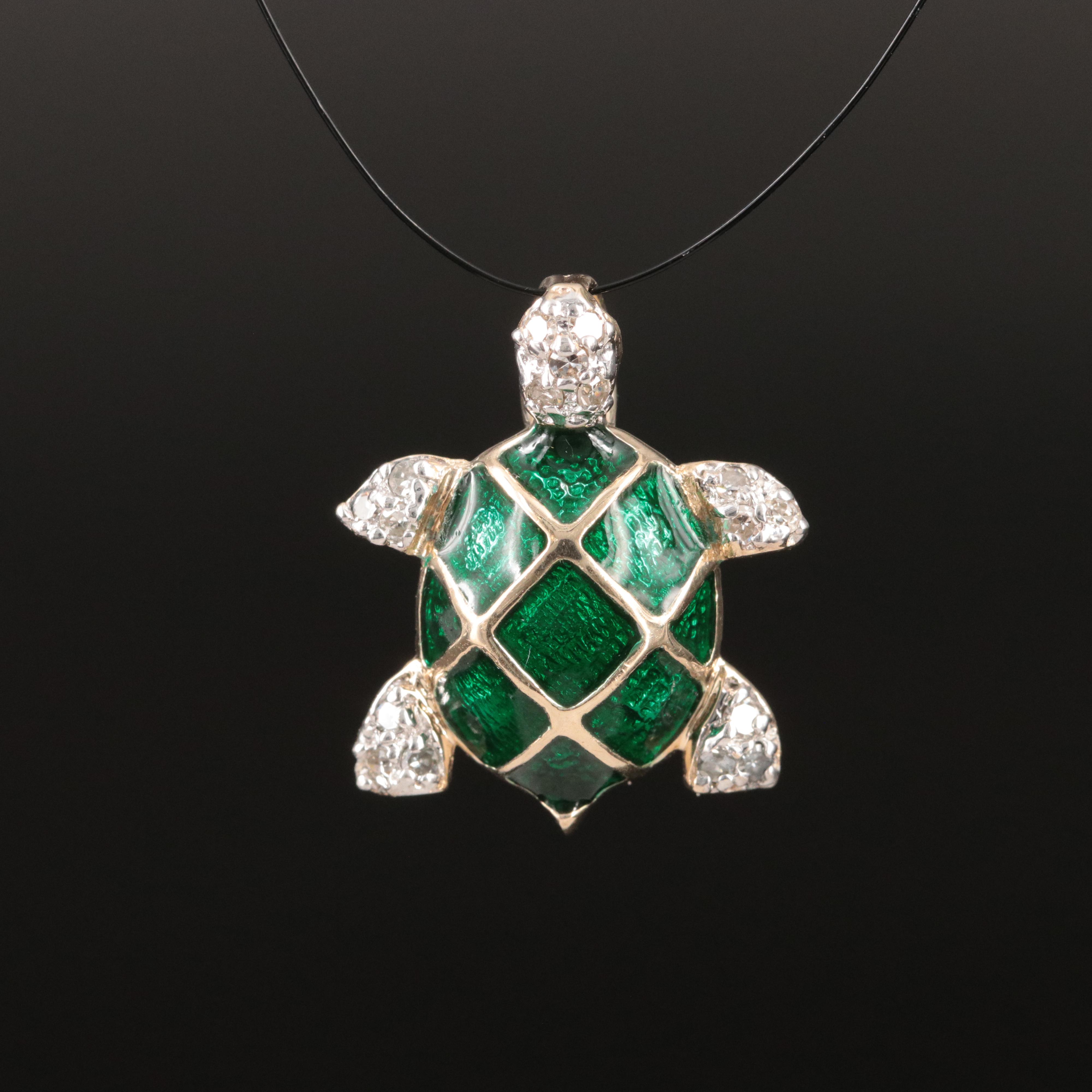 10K 0.18 CTW Diamond Turtle Pendant
