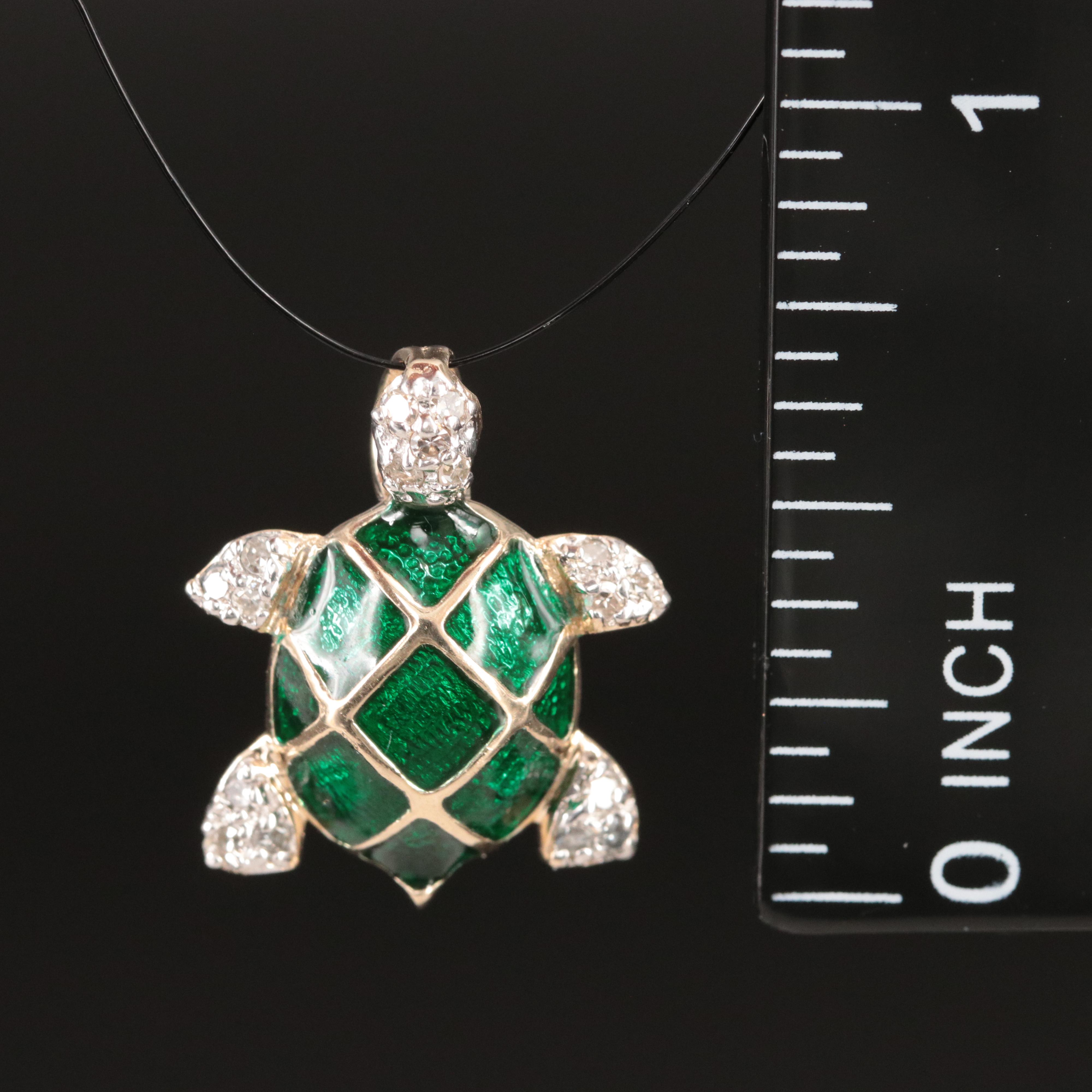 10K 0.18 CTW Diamond Turtle Pendant