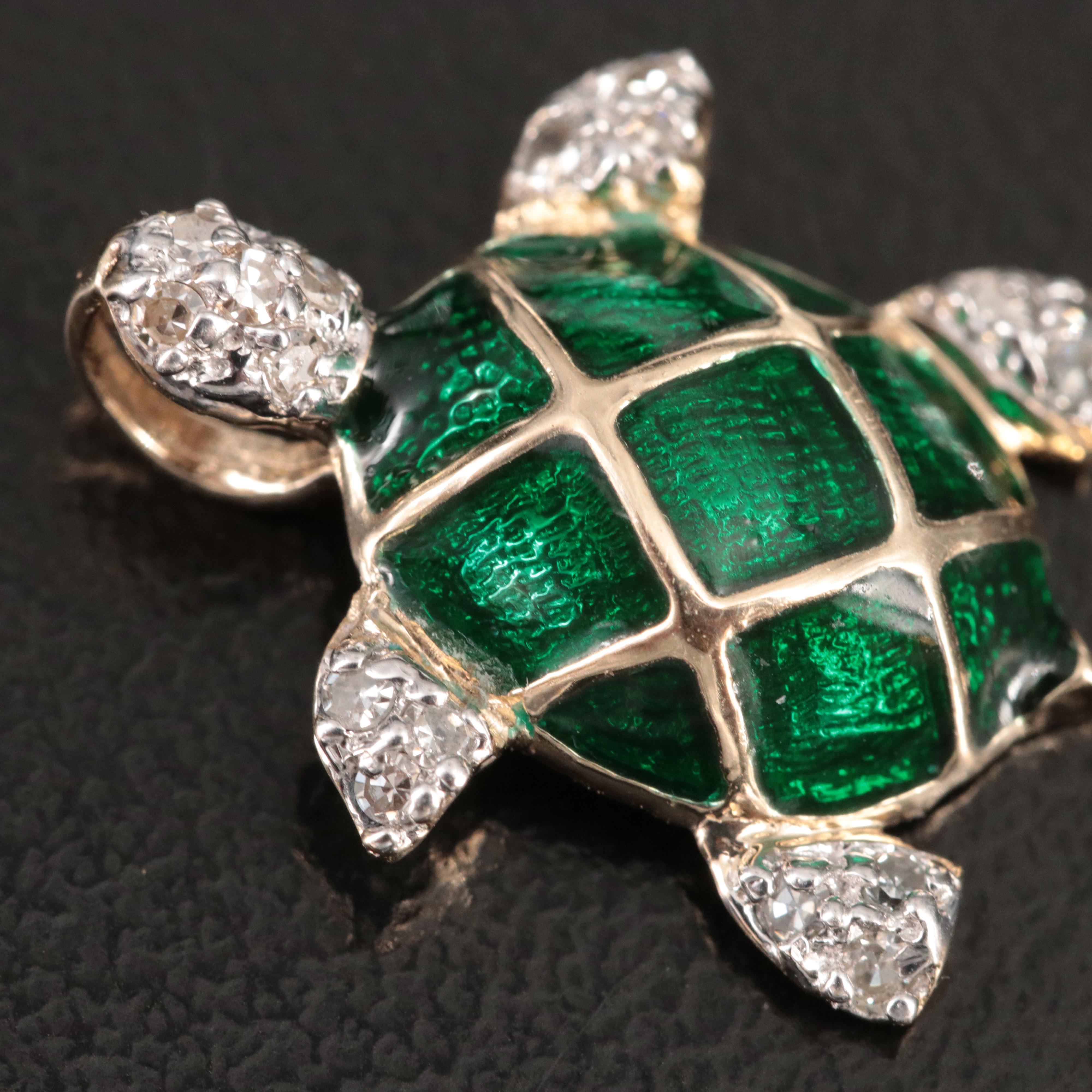 10K 0.18 CTW Diamond Turtle Pendant